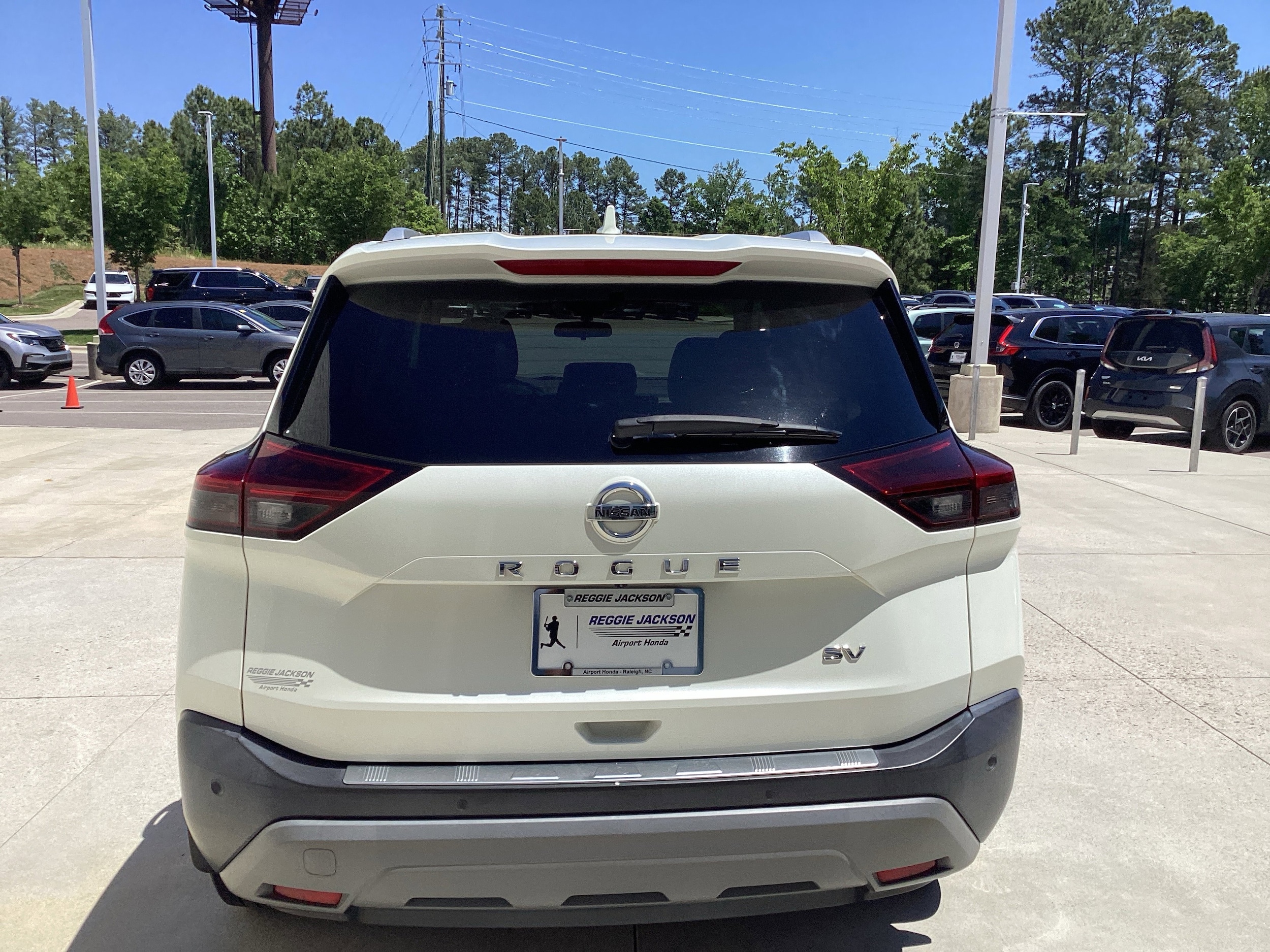 2021 Nissan Rogue SV photo 3