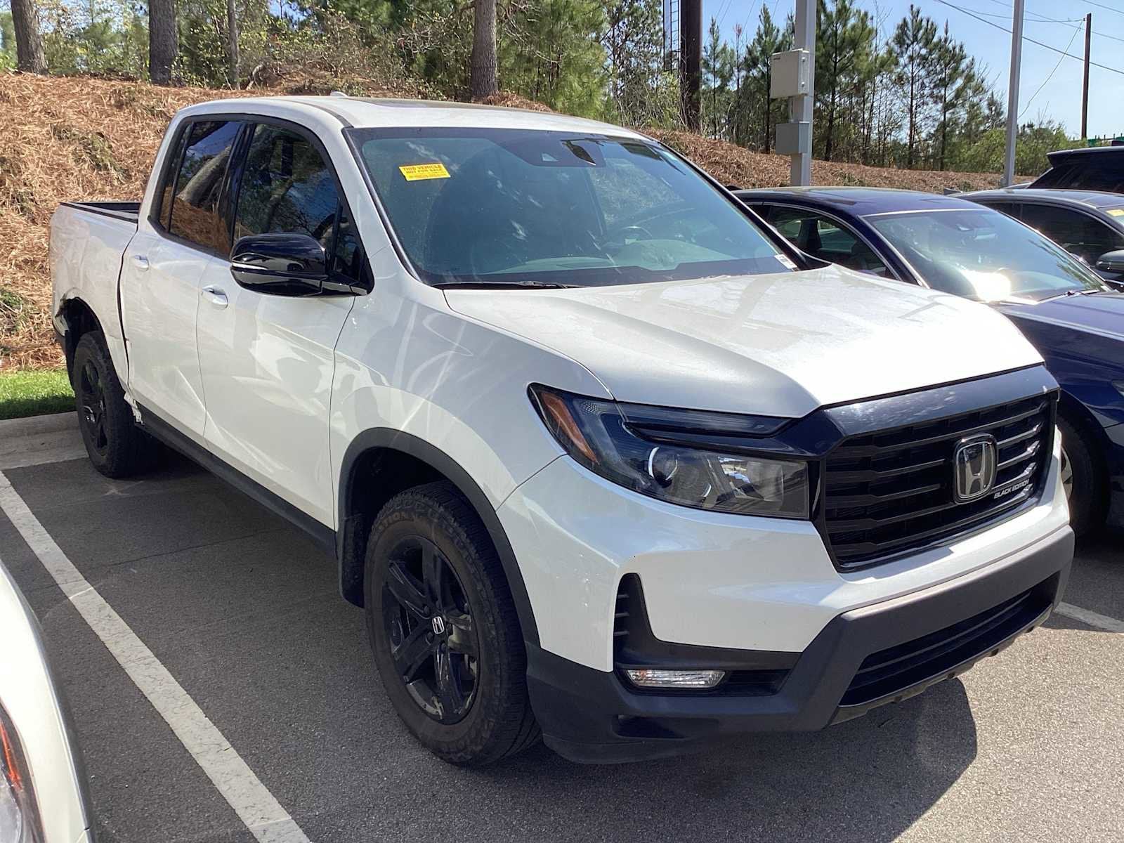2023 Honda Ridgeline Black Edition photo 2