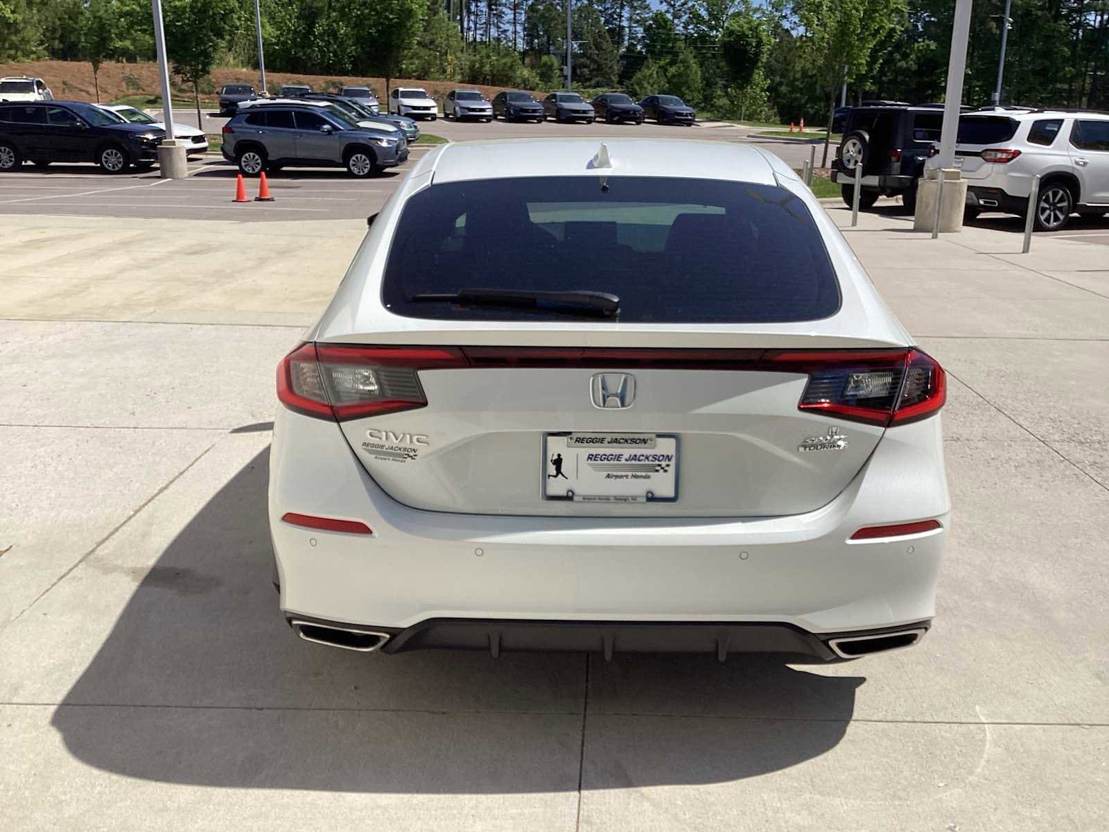 2024 Honda Civic Sport Touring photo 3