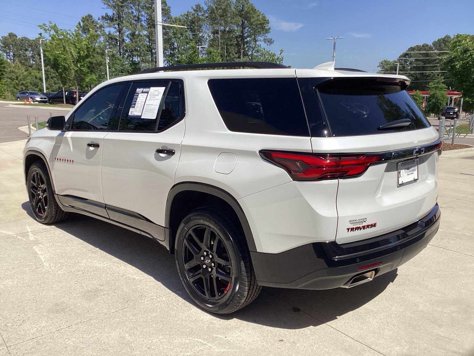 2023 Chevrolet Traverse Premier photo 5