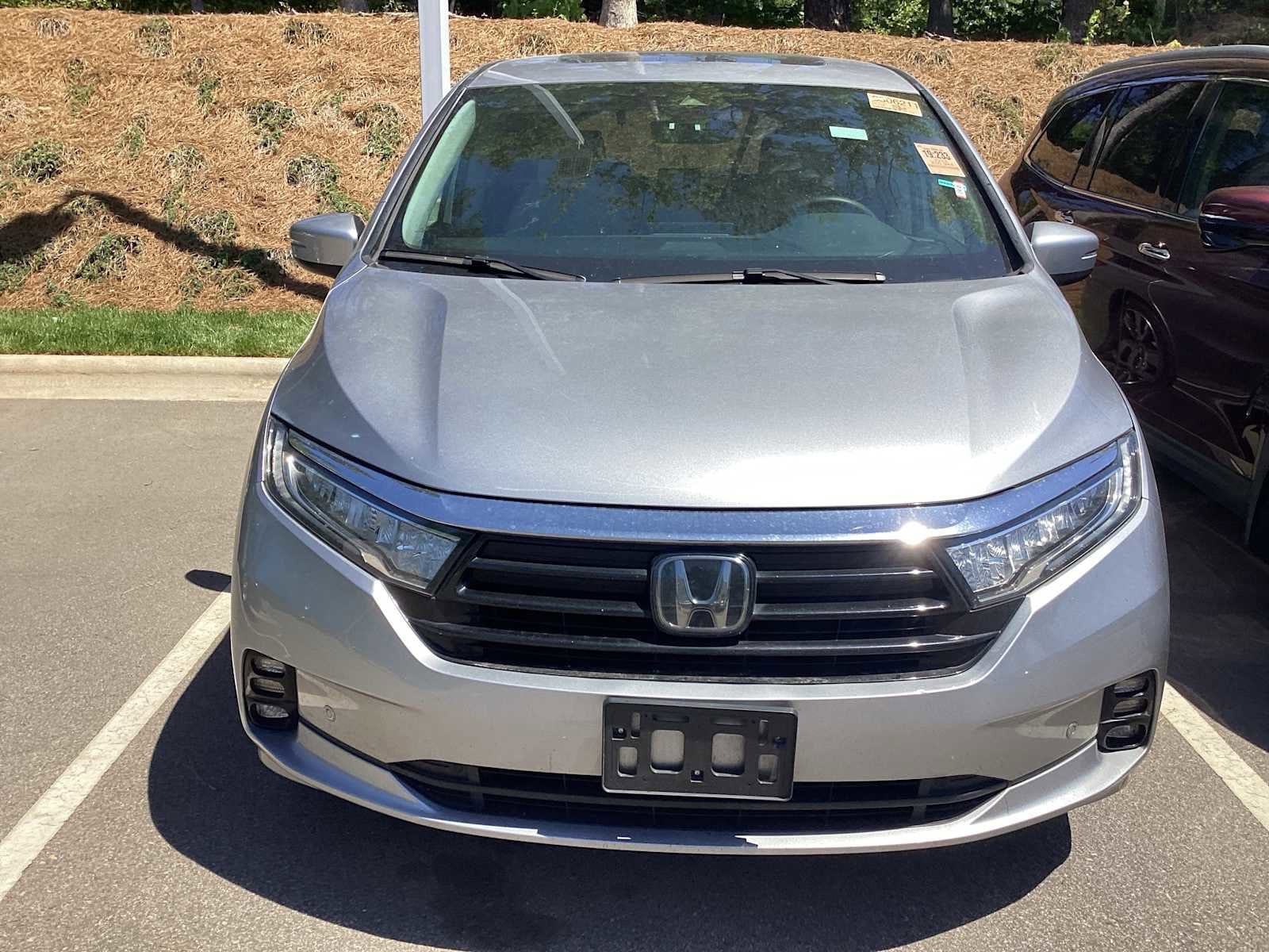 2023 Honda Odyssey Touring photo 2