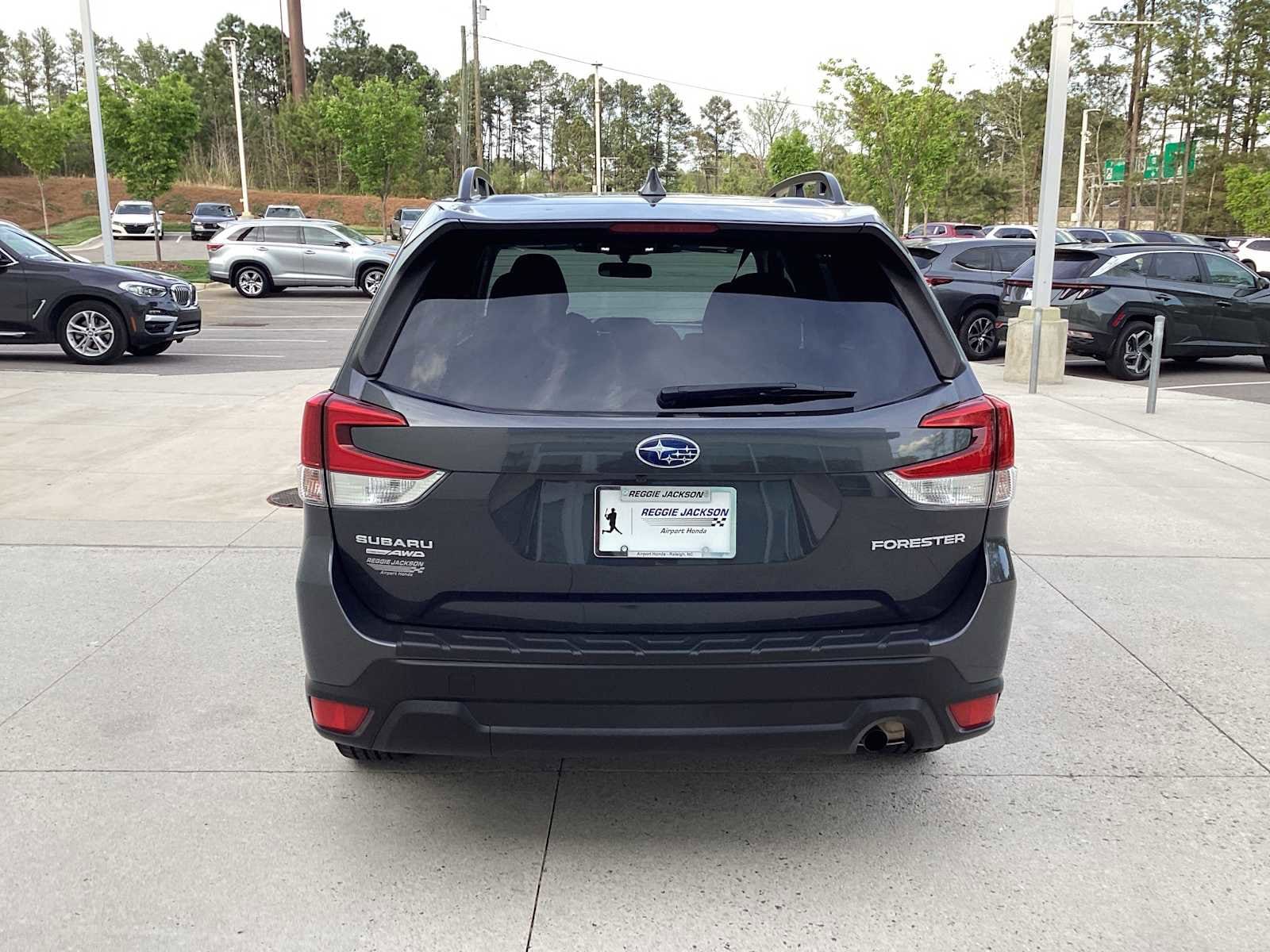 2023 Subaru Forester Premium photo 3