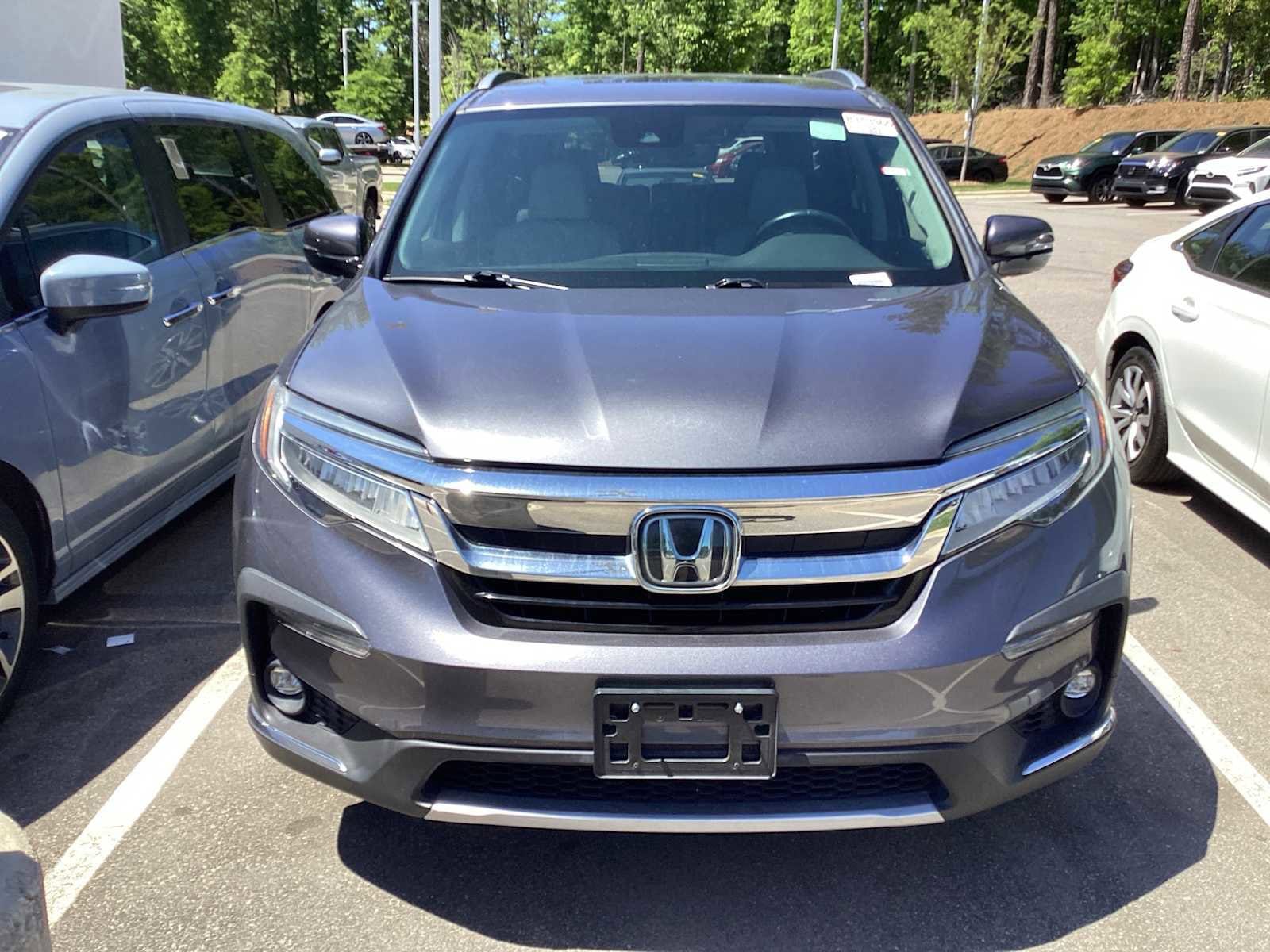 2022 Honda Pilot Touring 7 Passenger photo 3