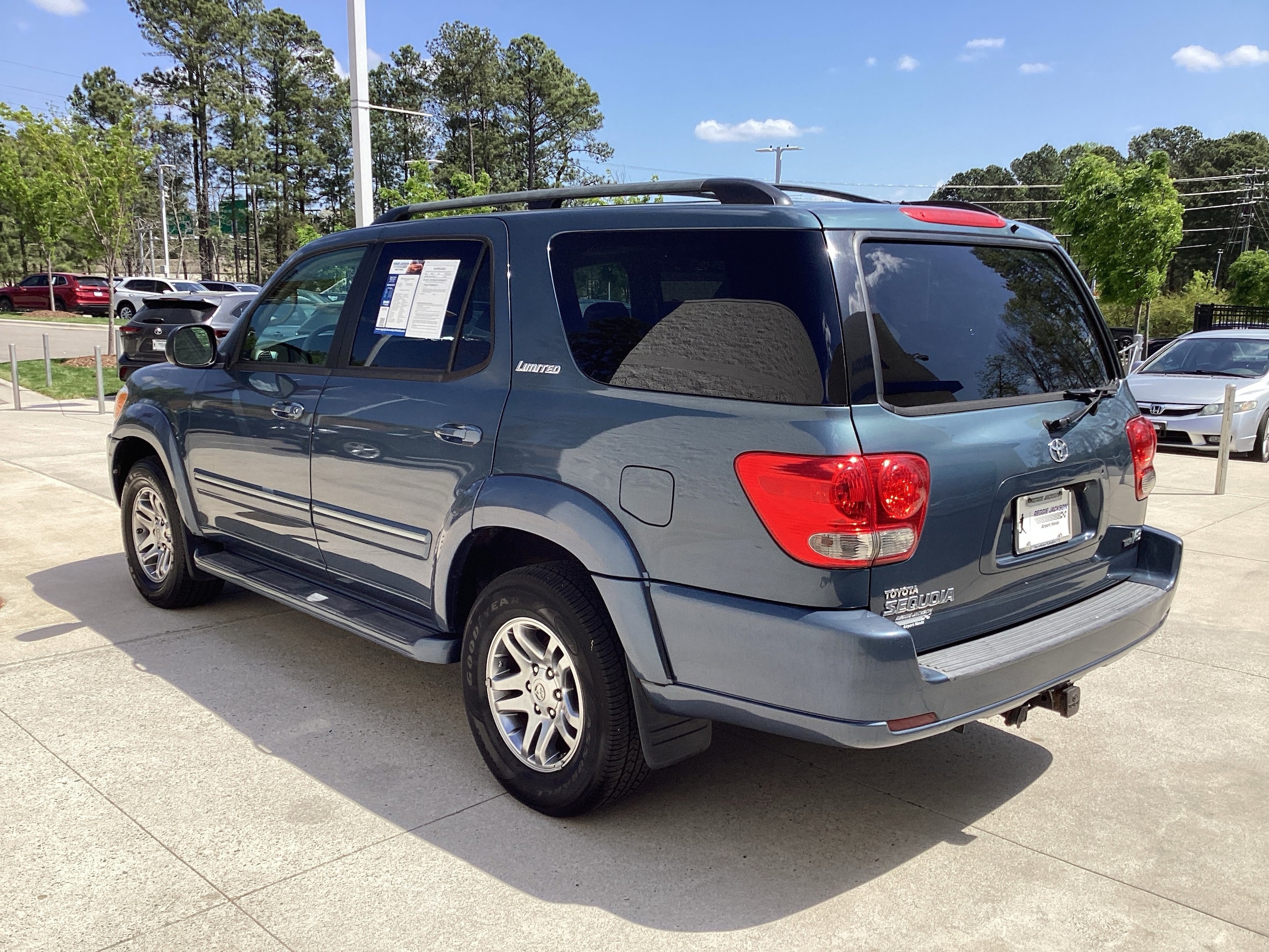 2006 Toyota Sequoia Limited V8 photo 6