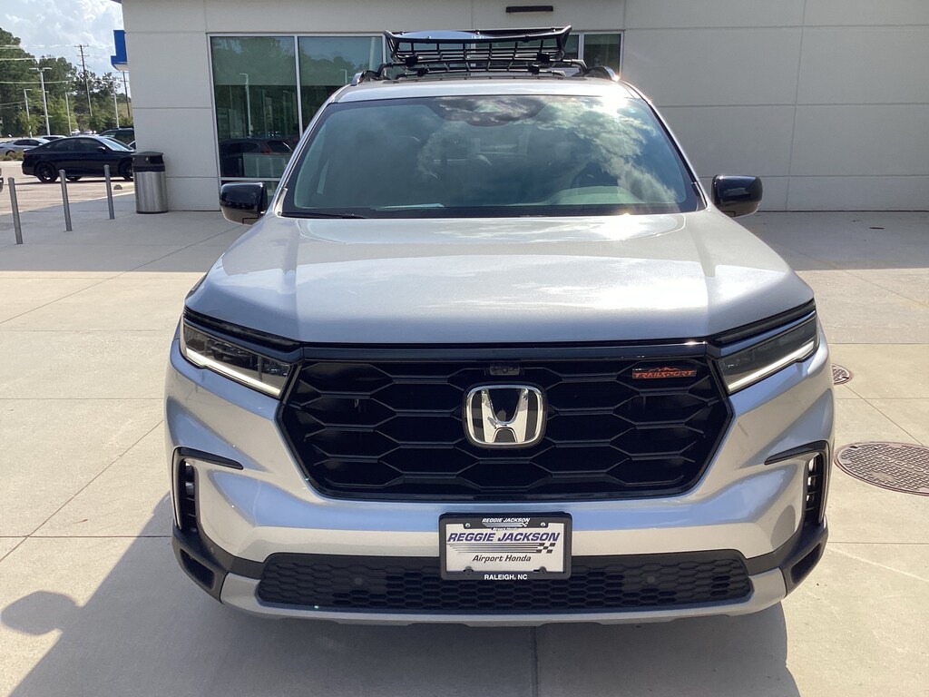 Used 2025 Honda Pilot TrailSport SUV