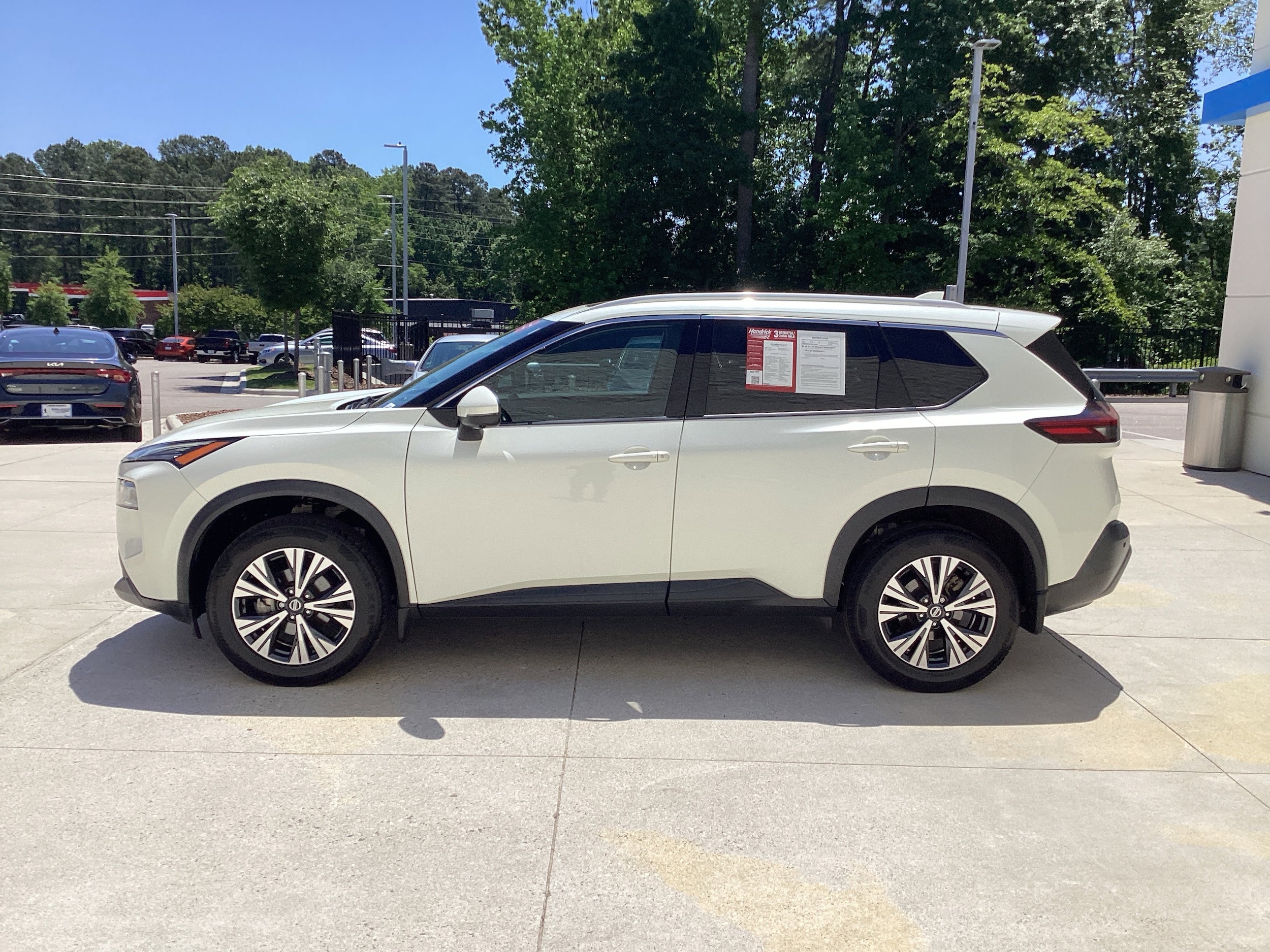 2021 Nissan Rogue SV photo 5