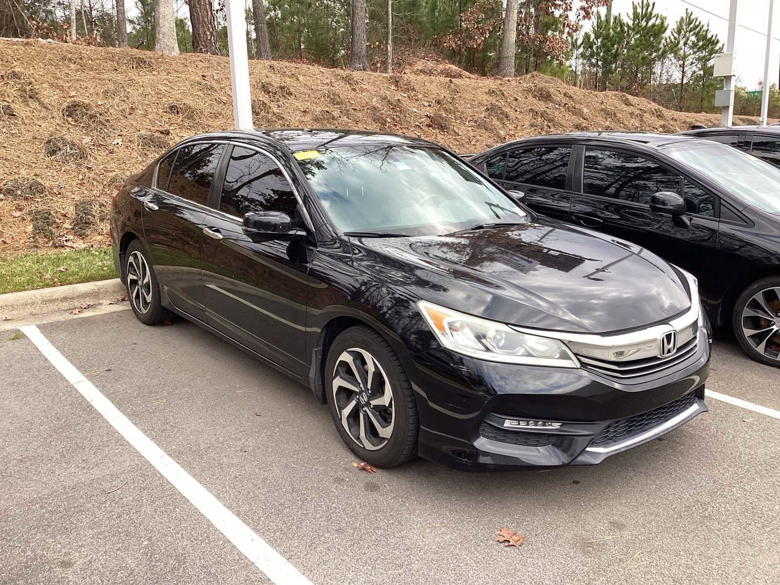 2017 Honda Accord EX-L's photo