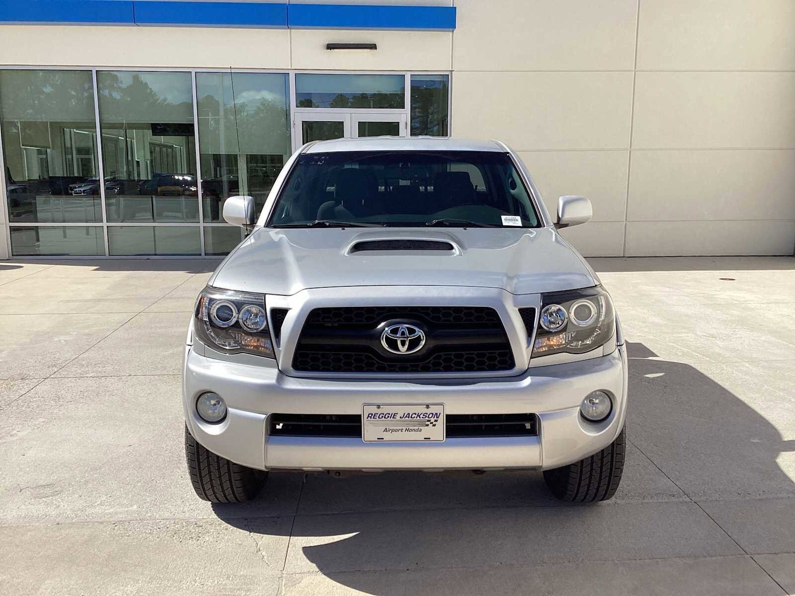 2011 Toyota Tacoma Base photo 2