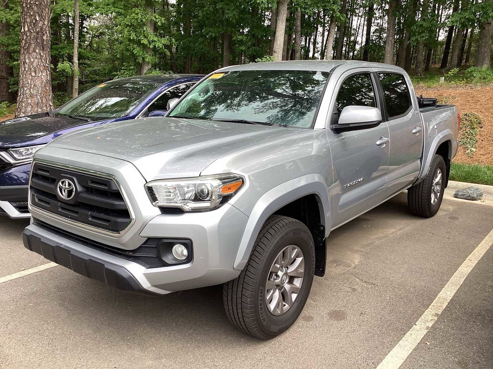 2017 Toyota Tacoma SR5 V6 photo 5