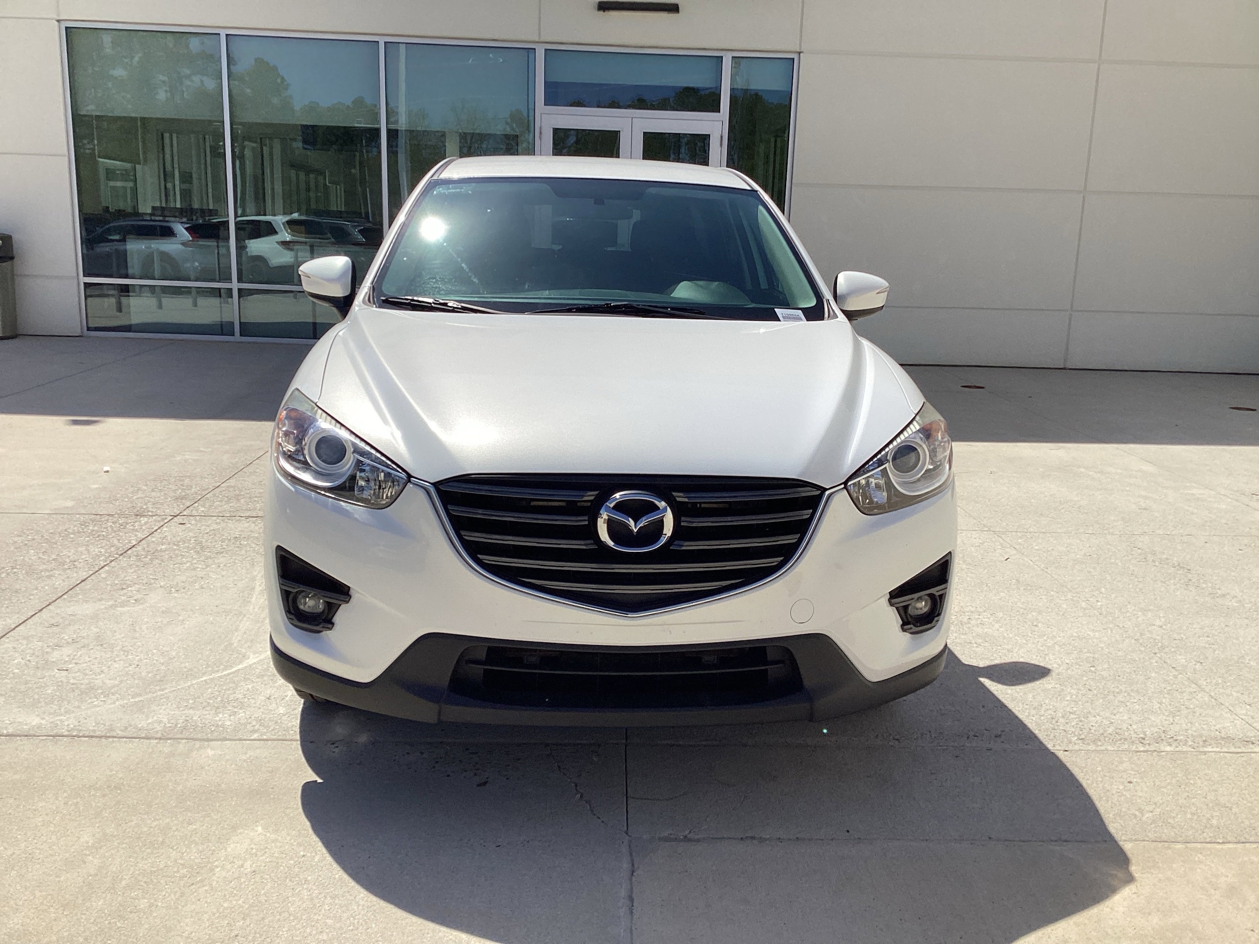 2016 Mazda Mazda CX-5 Touring (2016.5) photo 2