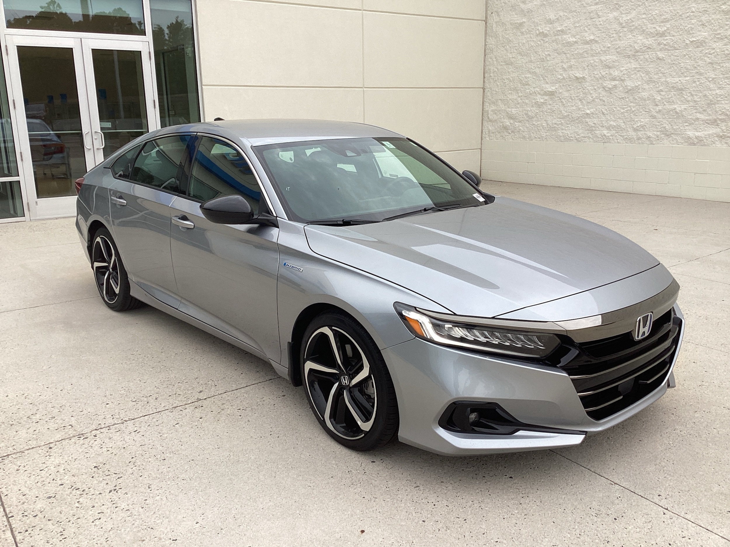 Used 2022 Honda Accord Hybrid Sport with VIN 1HGCV3F24NA000501 for sale in Kansas City