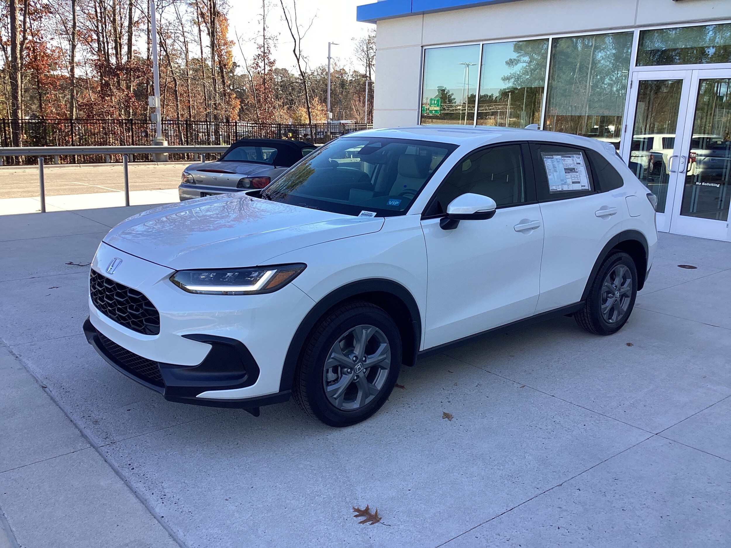 2026 Honda HR-V LX photo 3