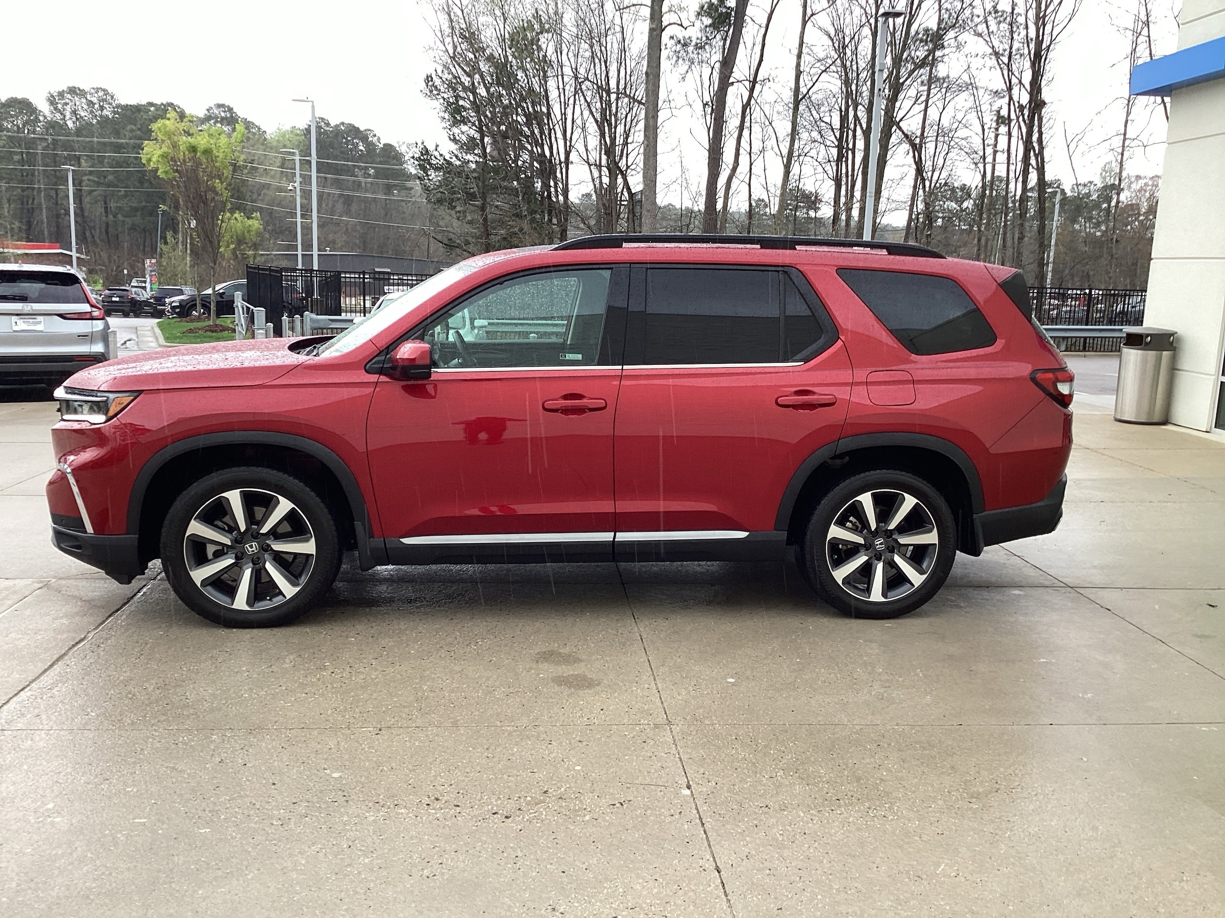 2024 Honda Pilot Touring photo 3