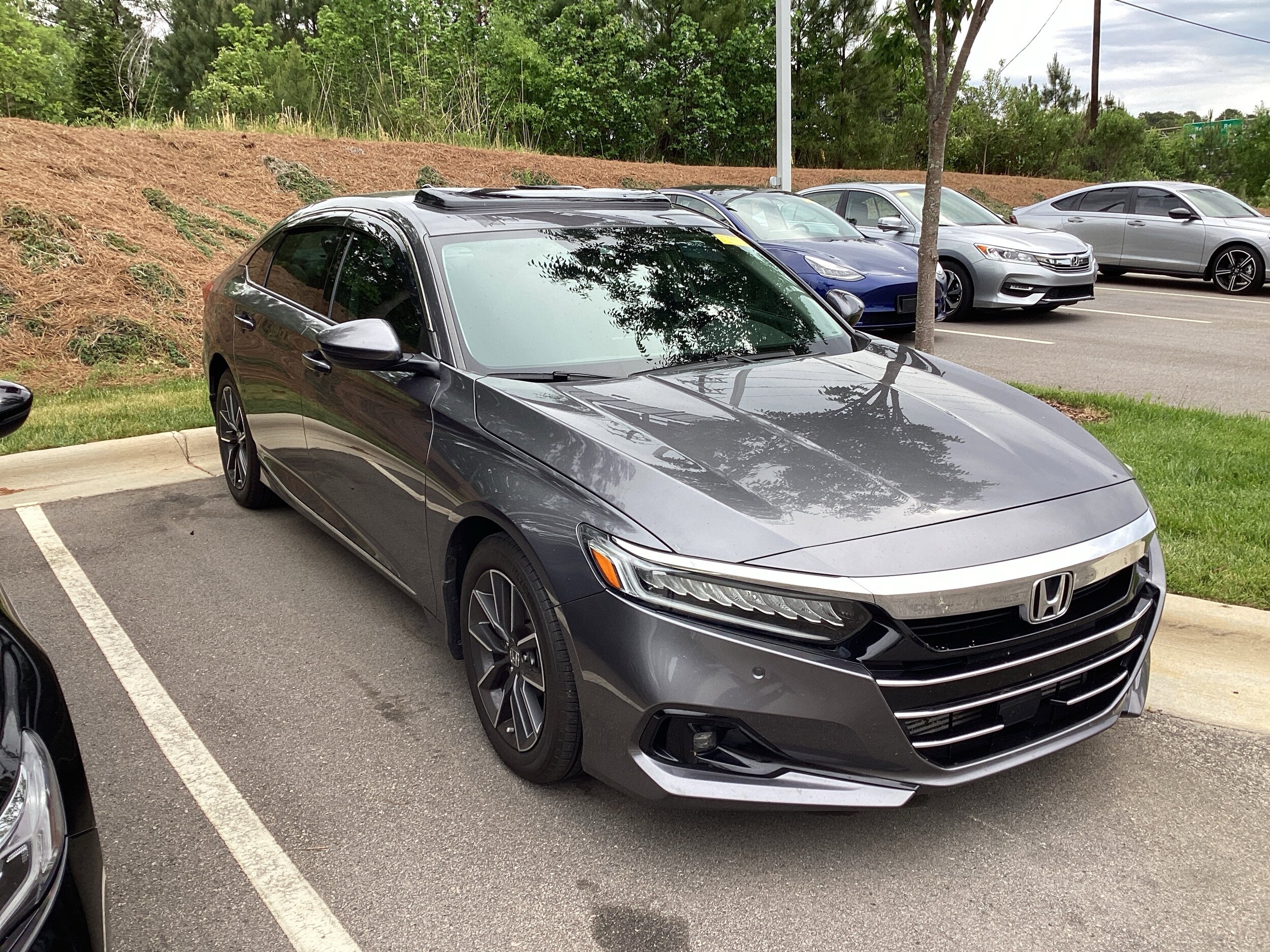 2021 Honda Accord EX-L 1.5T photo 2