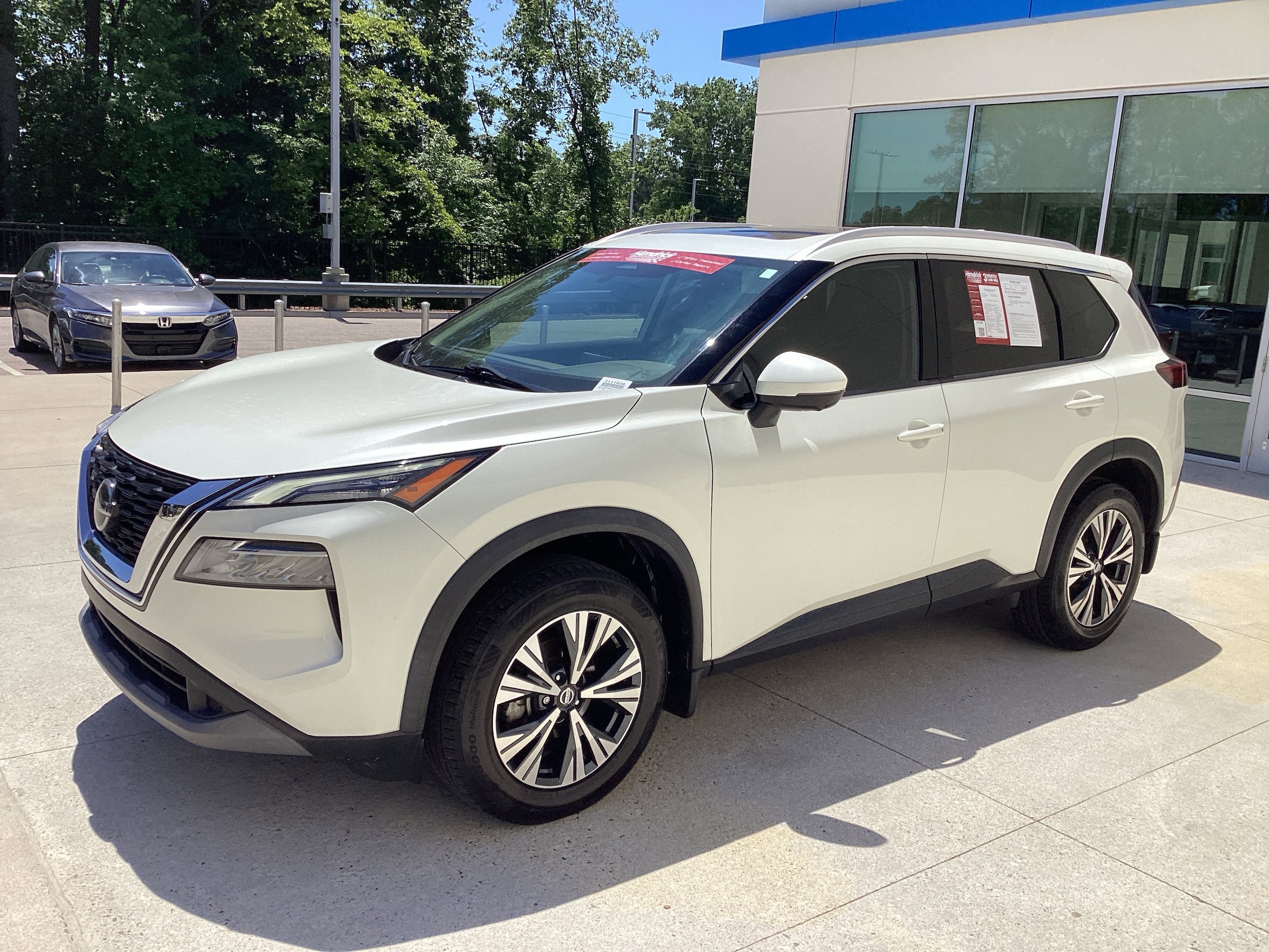 2021 Nissan Rogue SV photo 4
