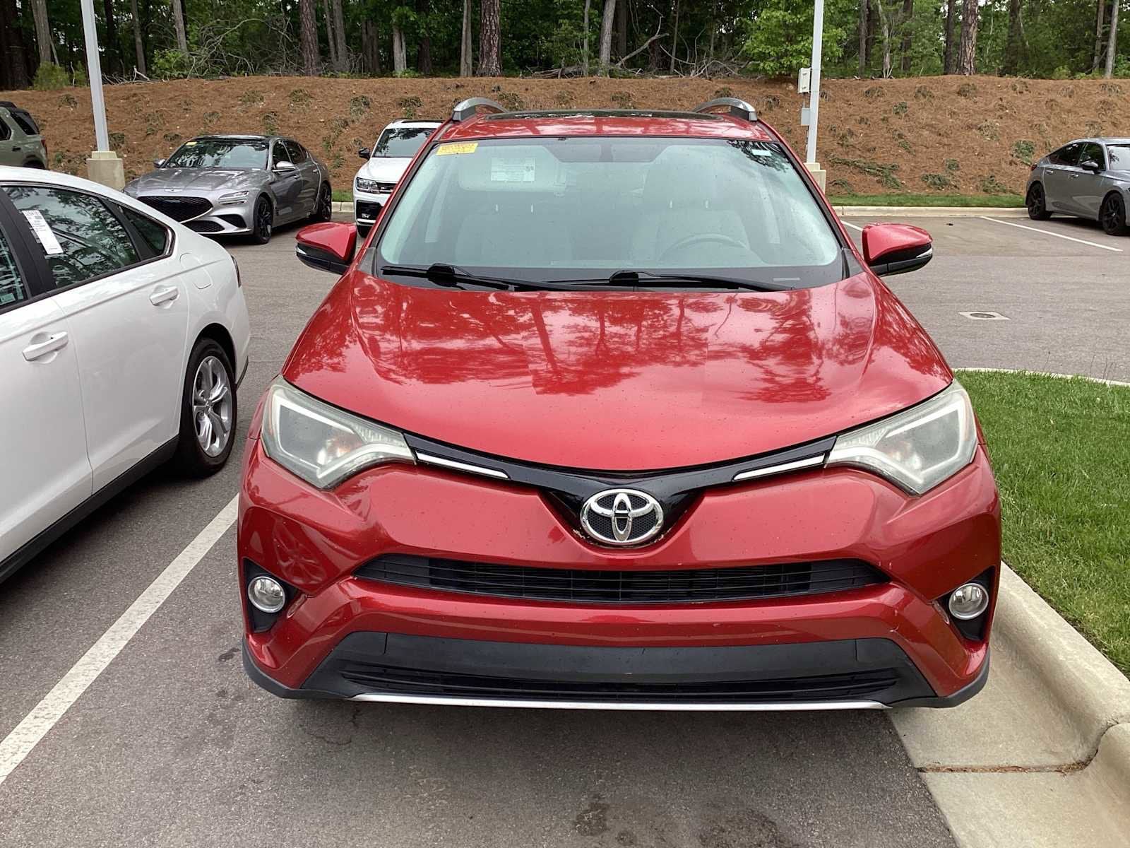 2016 Toyota RAV4 XLE photo 2