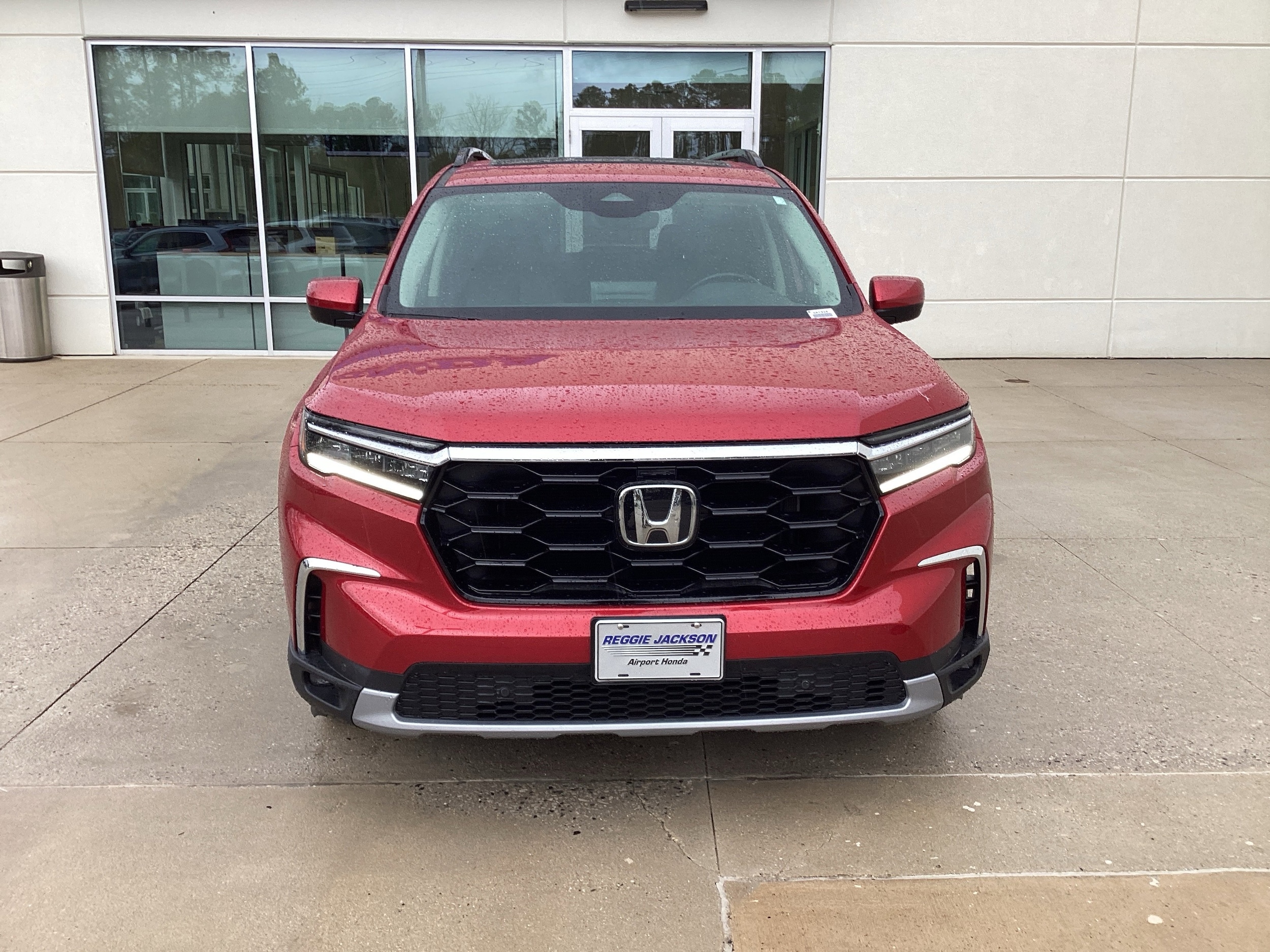 2024 Honda Pilot Touring photo 2