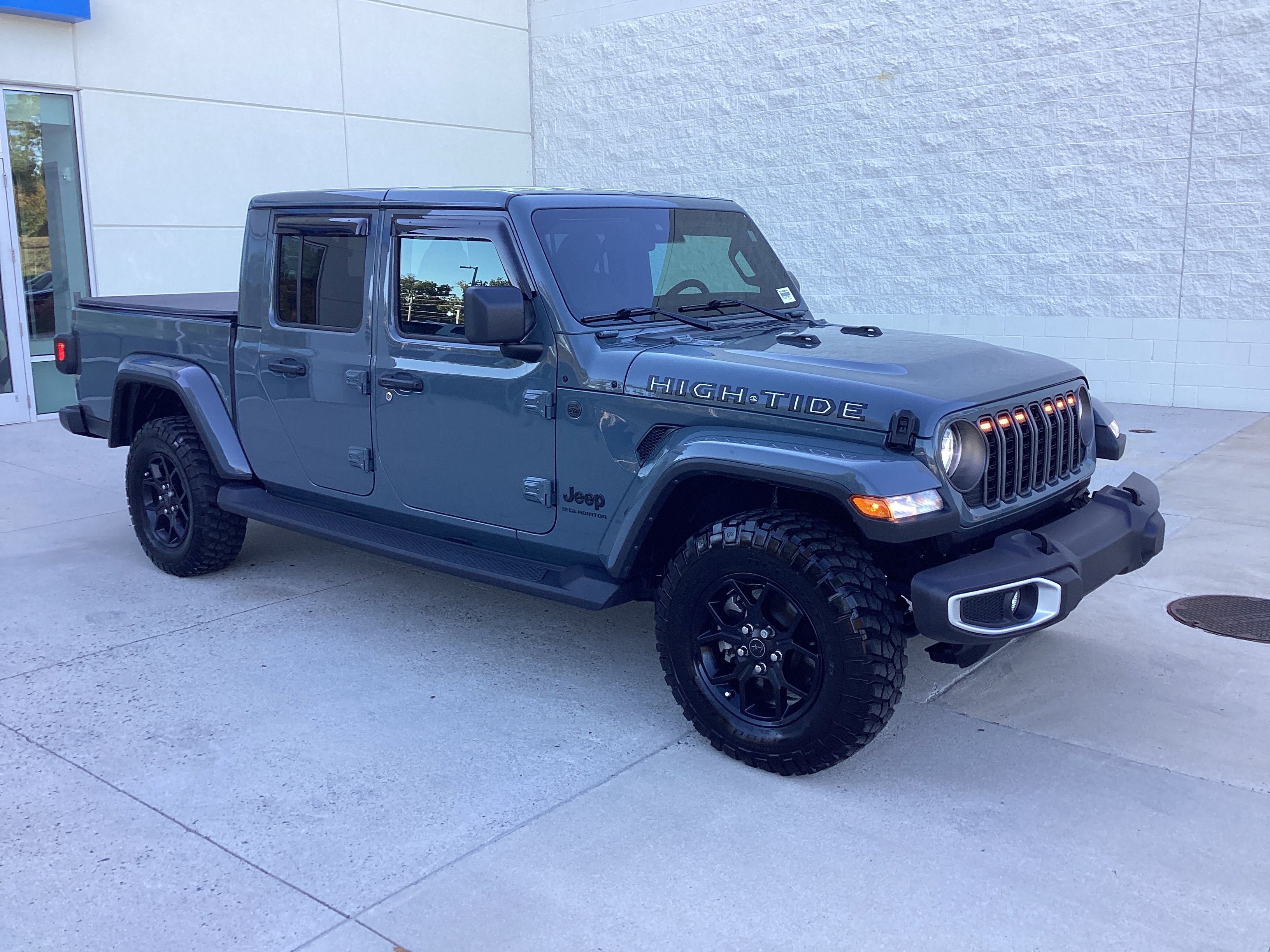 Used 2025 Jeep Gladiator Sport Truck Crew Cab