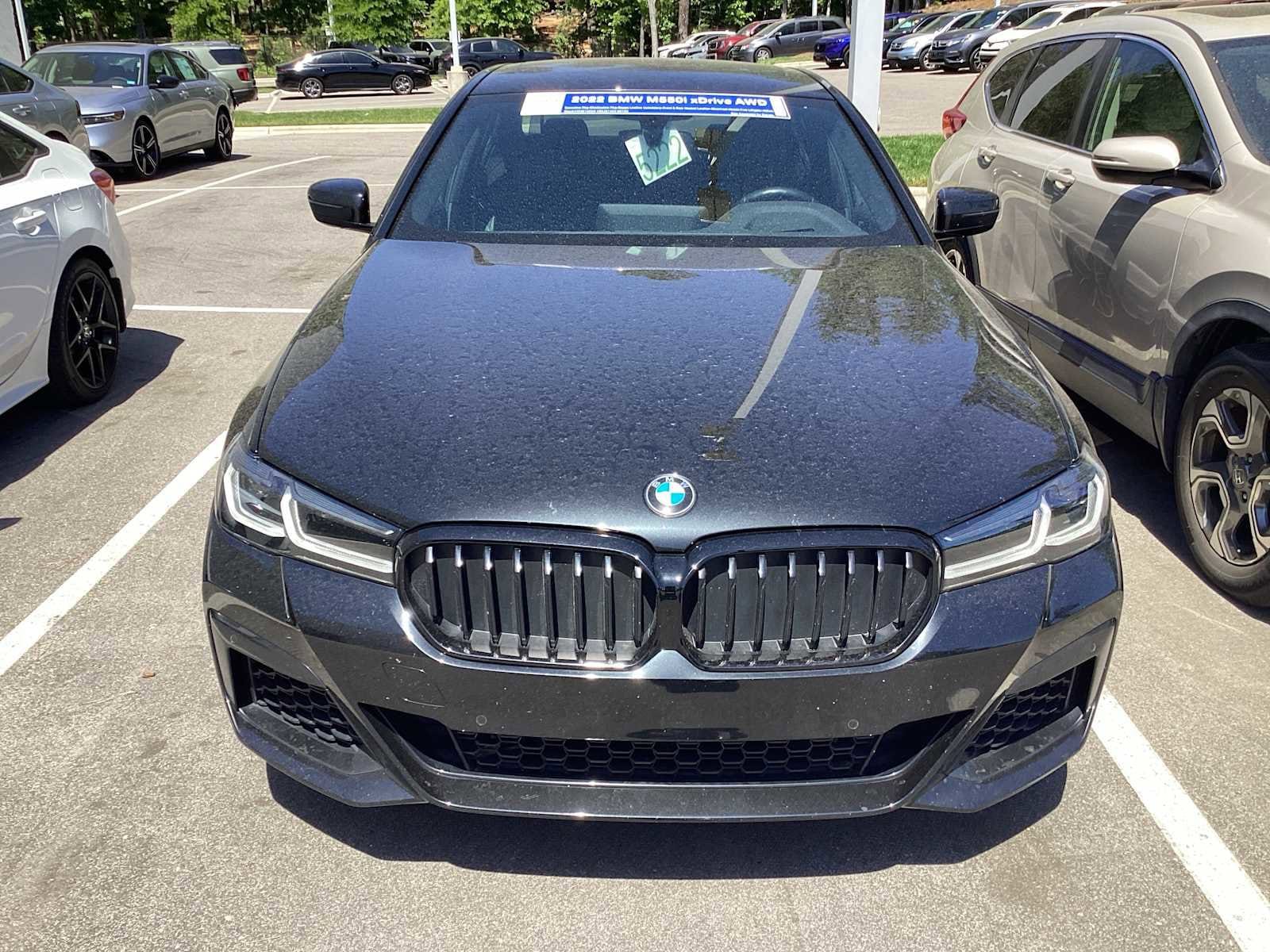 2022 BMW M550i xDrive photo 3