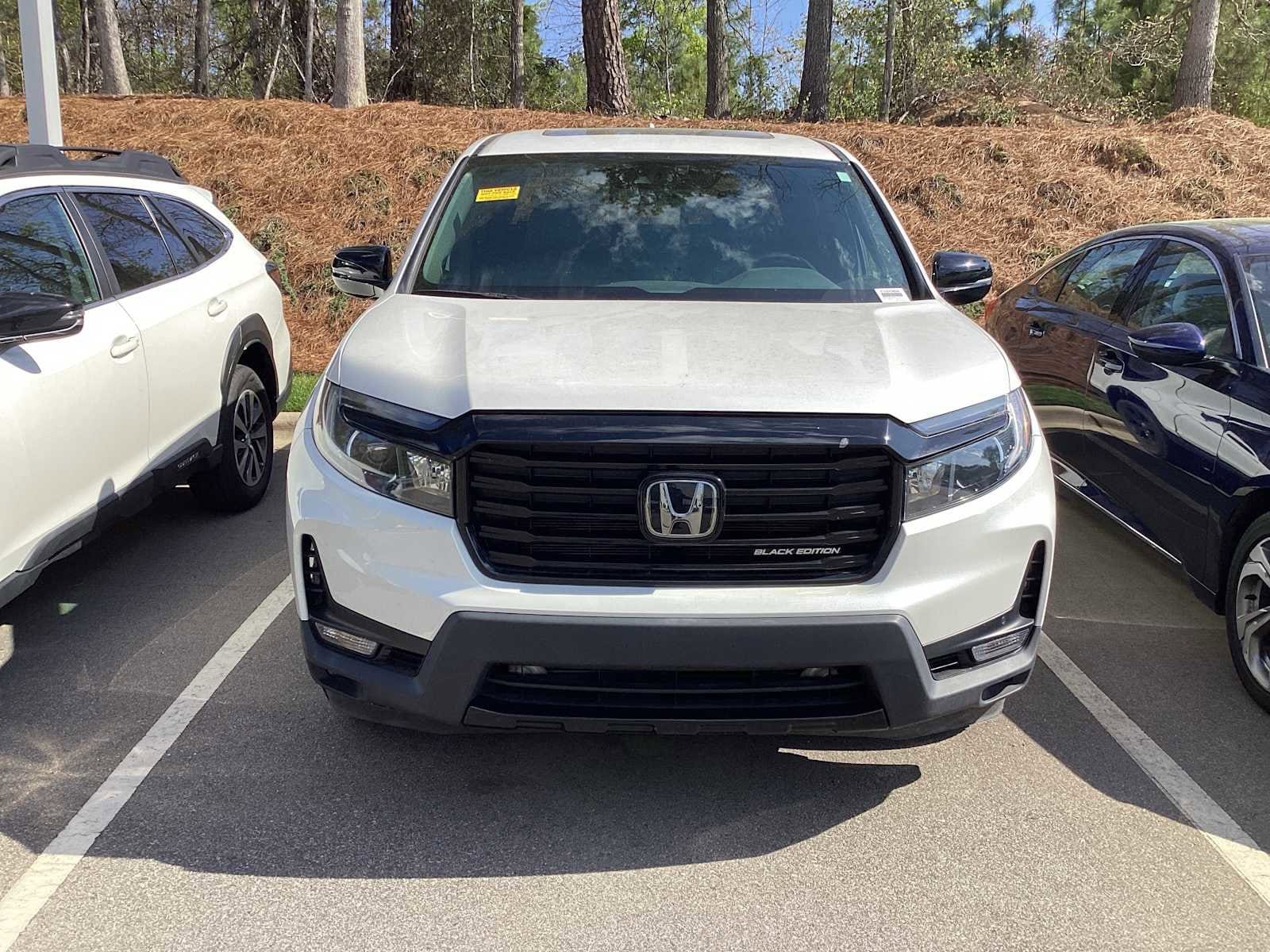 2023 Honda Ridgeline Black Edition photo 4