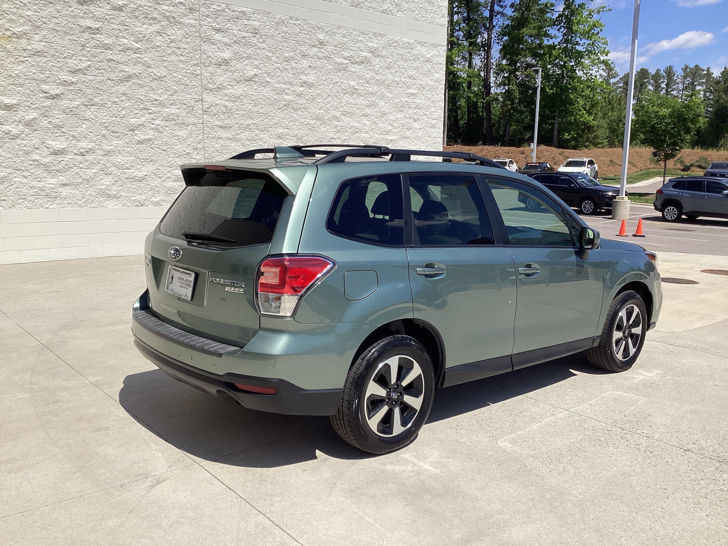 2017 Subaru Forester 2.5i Premium photo 3