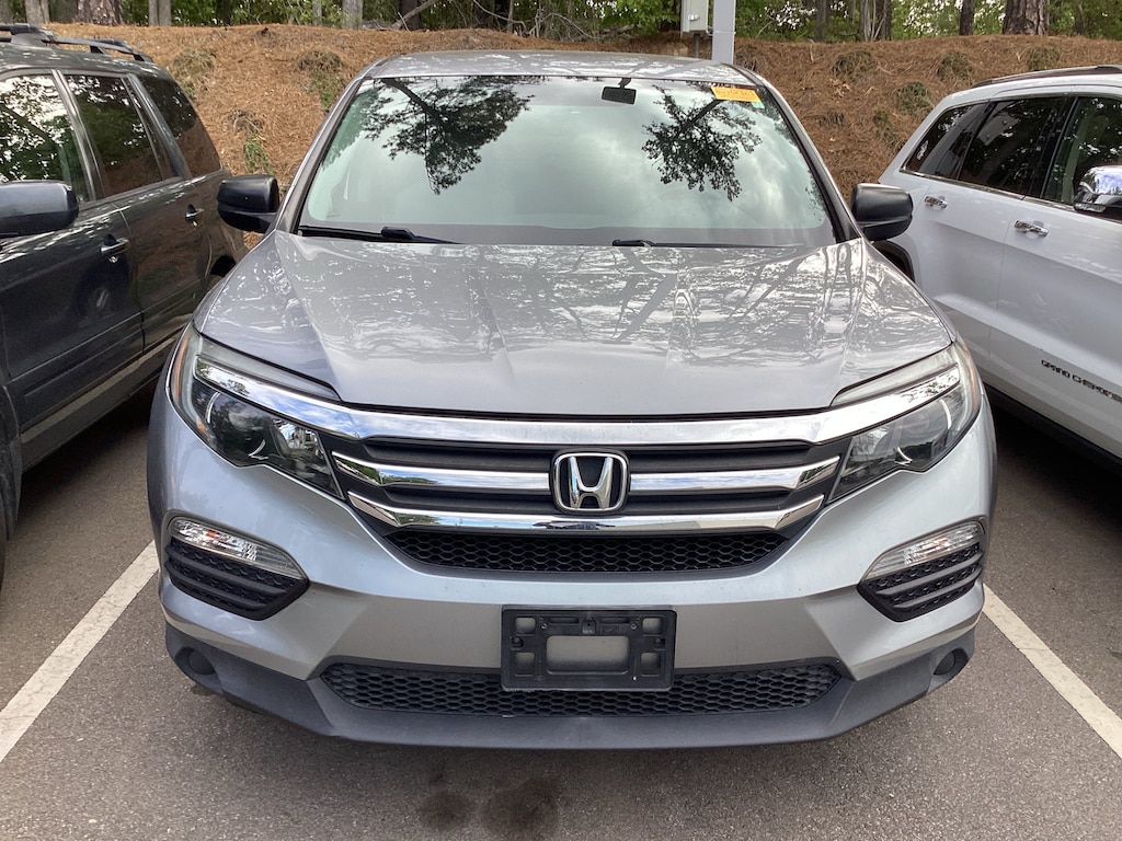 Used 2017 Honda Pilot LX FWD SUV