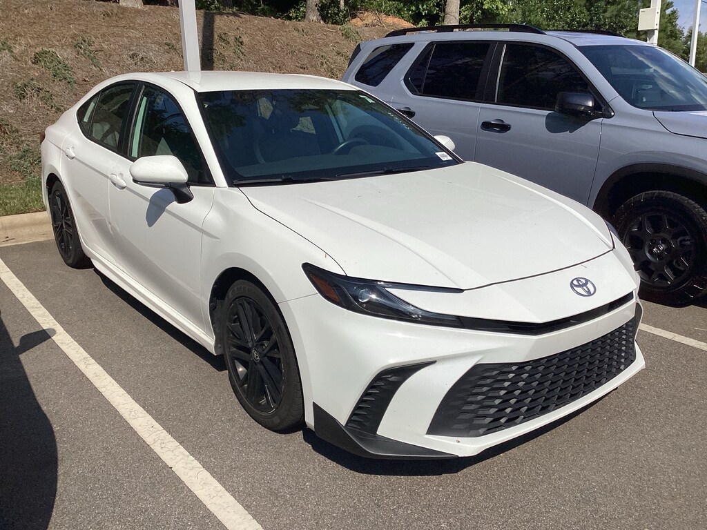 Used 2025 Toyota Camry SE Sedan
