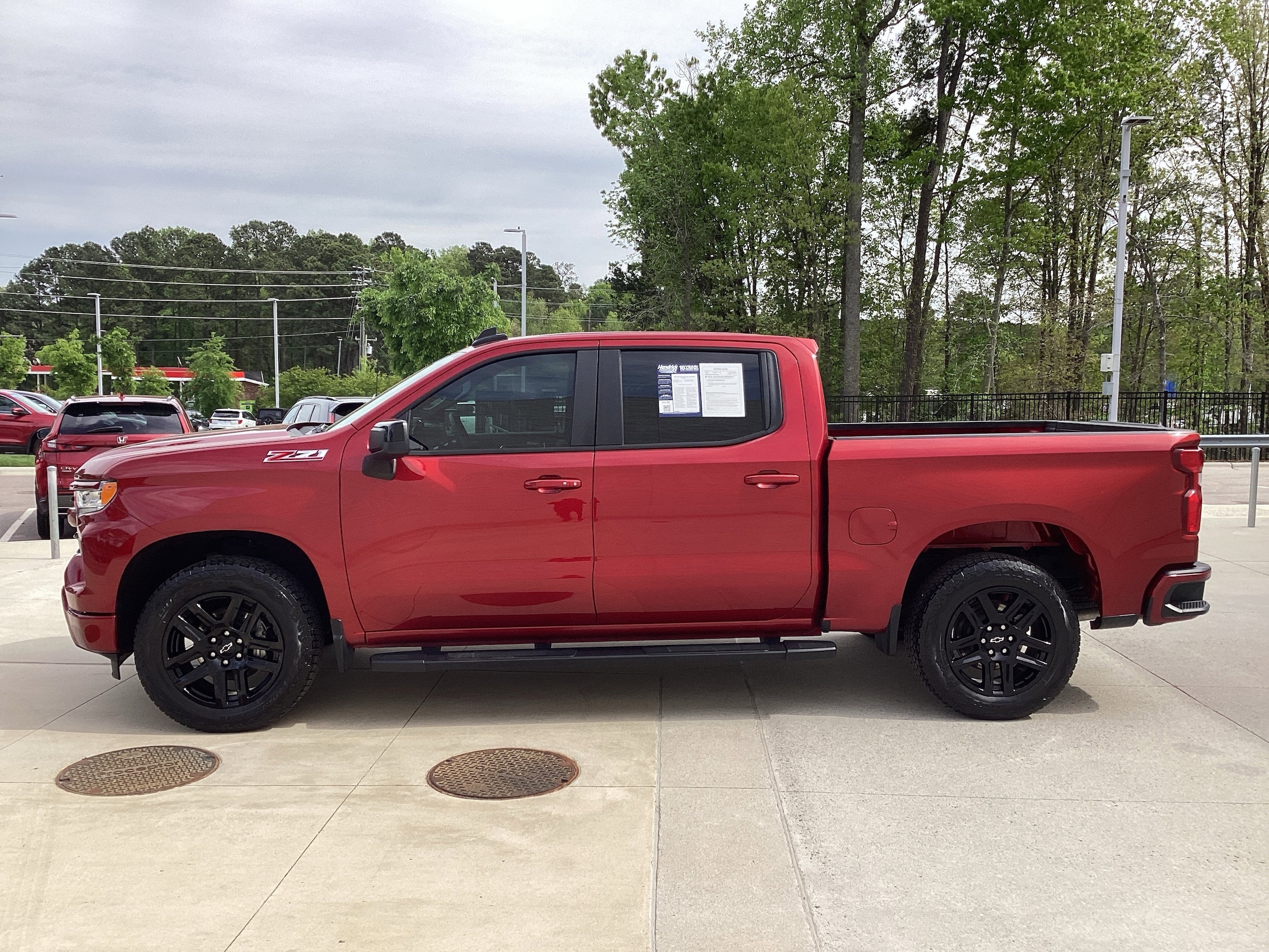 2025 Chevrolet Silverado 1500 RST photo 4