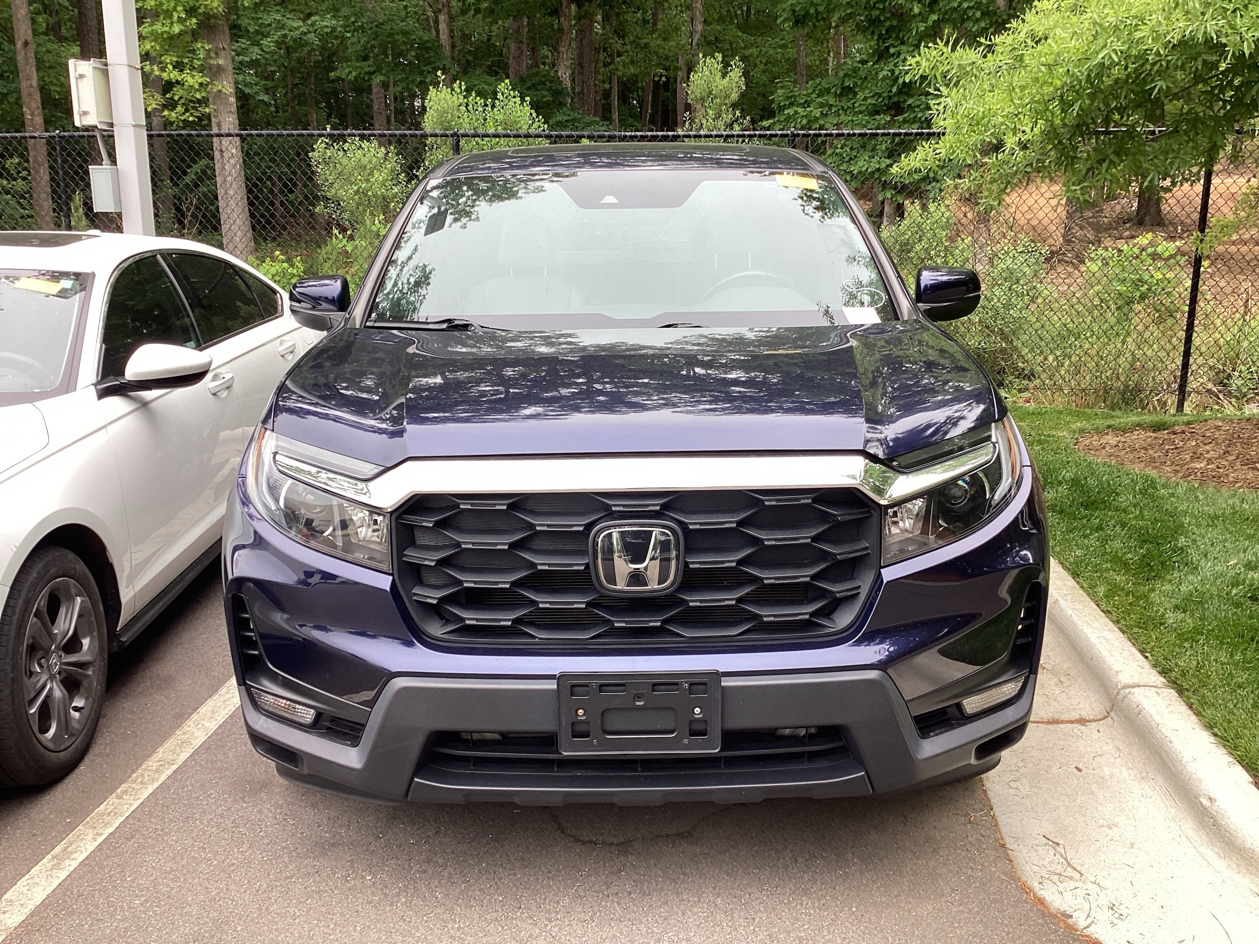 2022 Honda Passport EX-L AWD photo 2