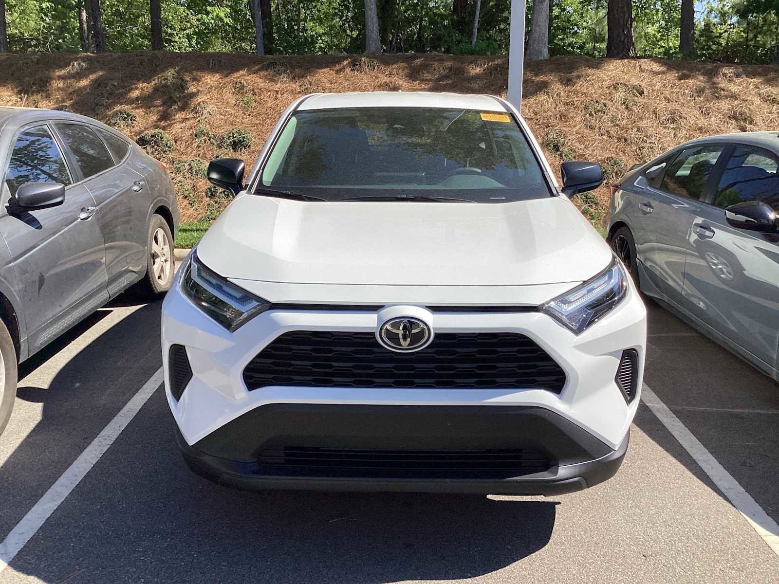 2025 Toyota RAV4 LE photo 4