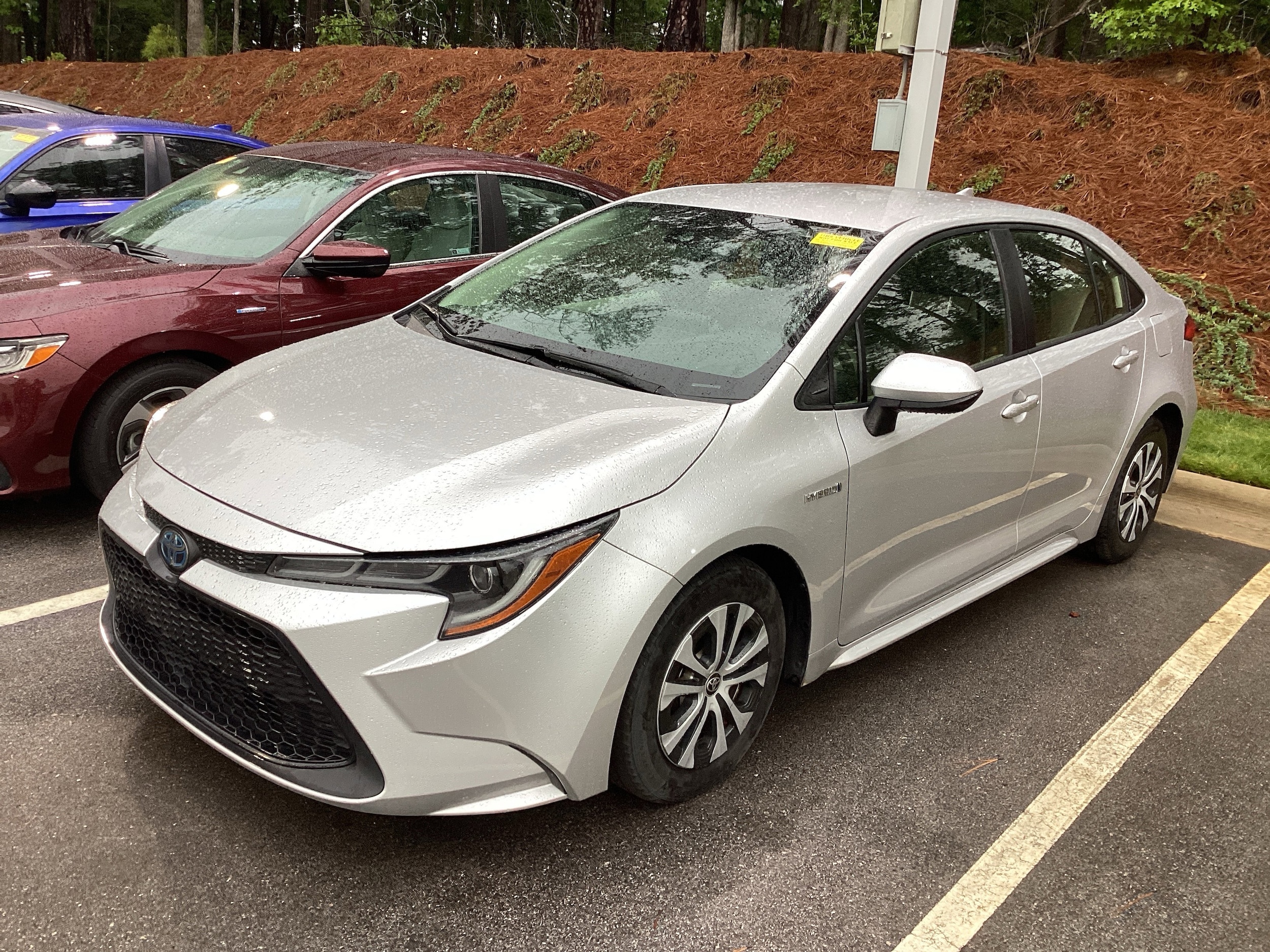 2020 Toyota Corolla Hybrid LE photo 6