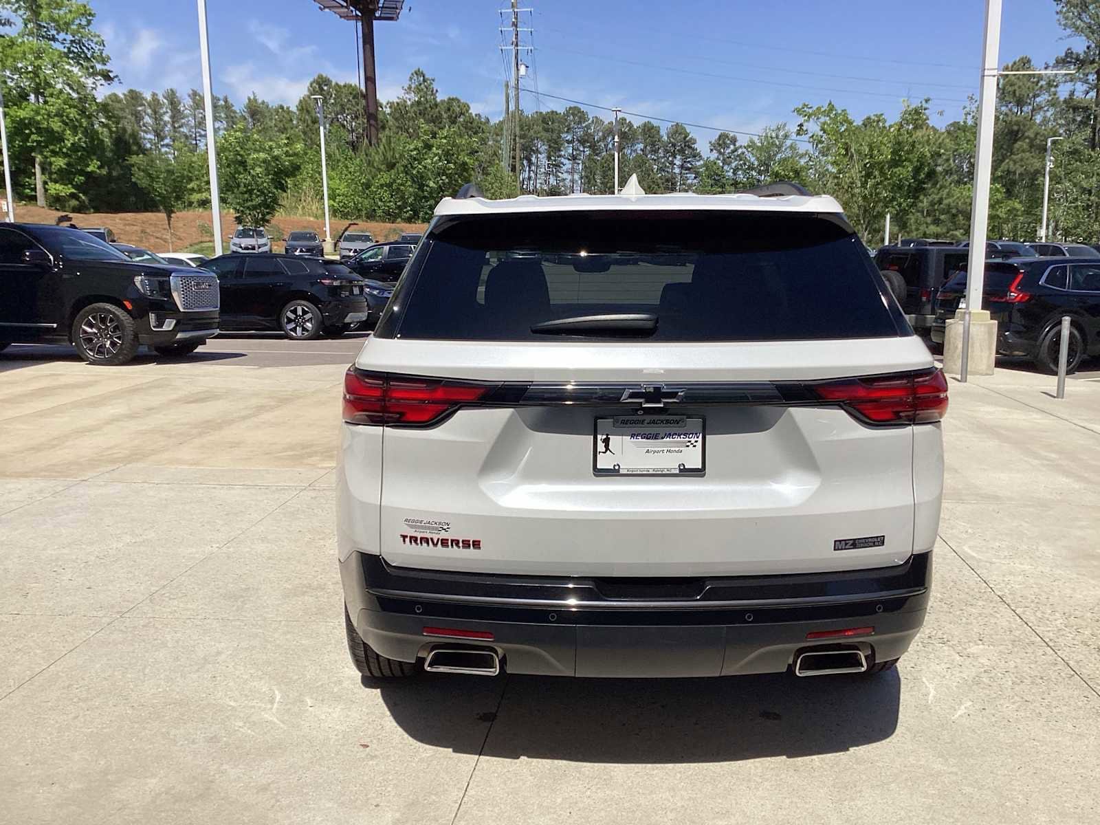 2023 Chevrolet Traverse Premier photo 6