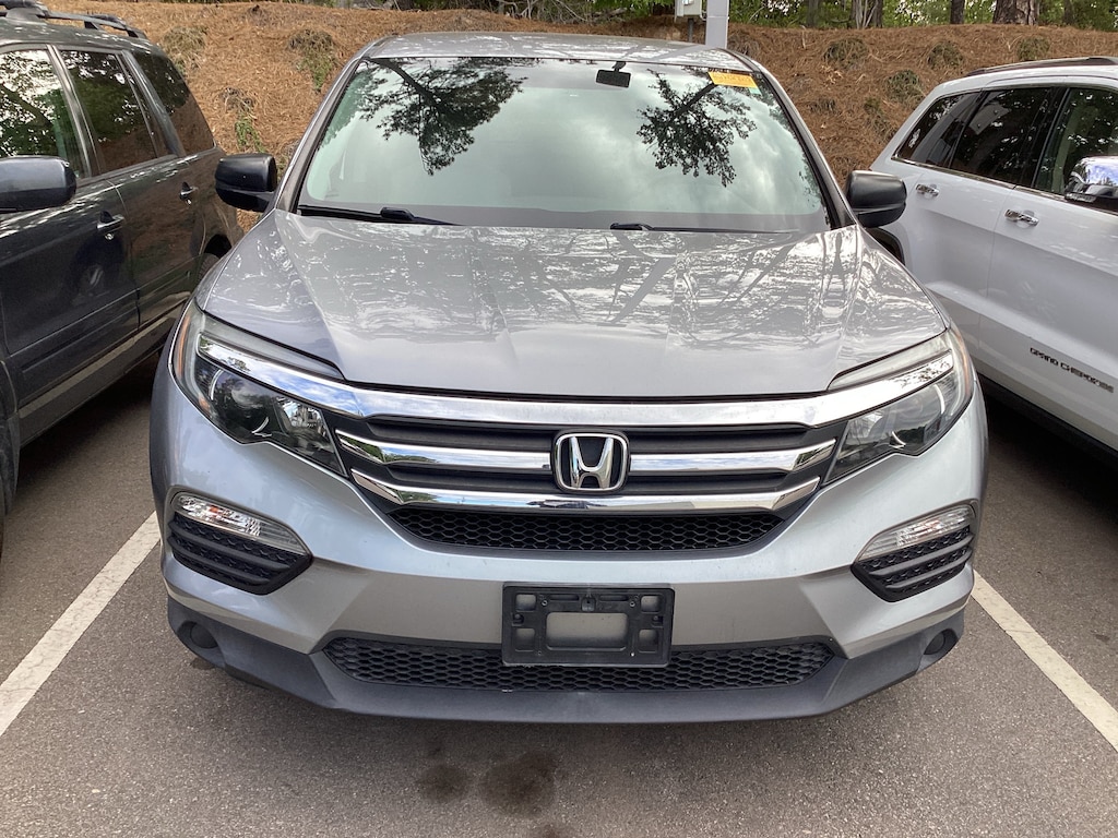 Used 2017 Honda Pilot LX FWD SUV