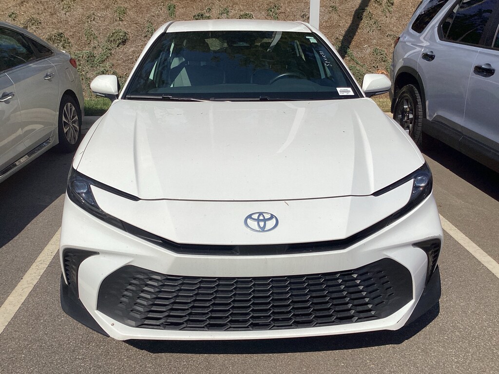 Used 2025 Toyota Camry SE Sedan