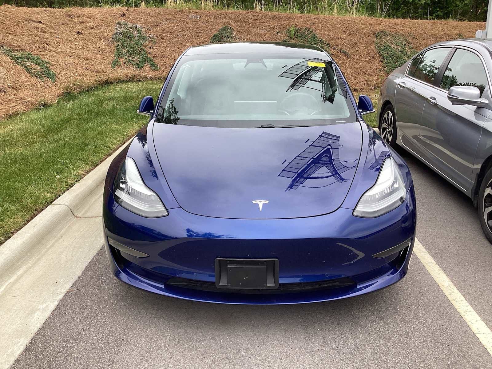 2020 Tesla Model 3 Standard Range photo 2