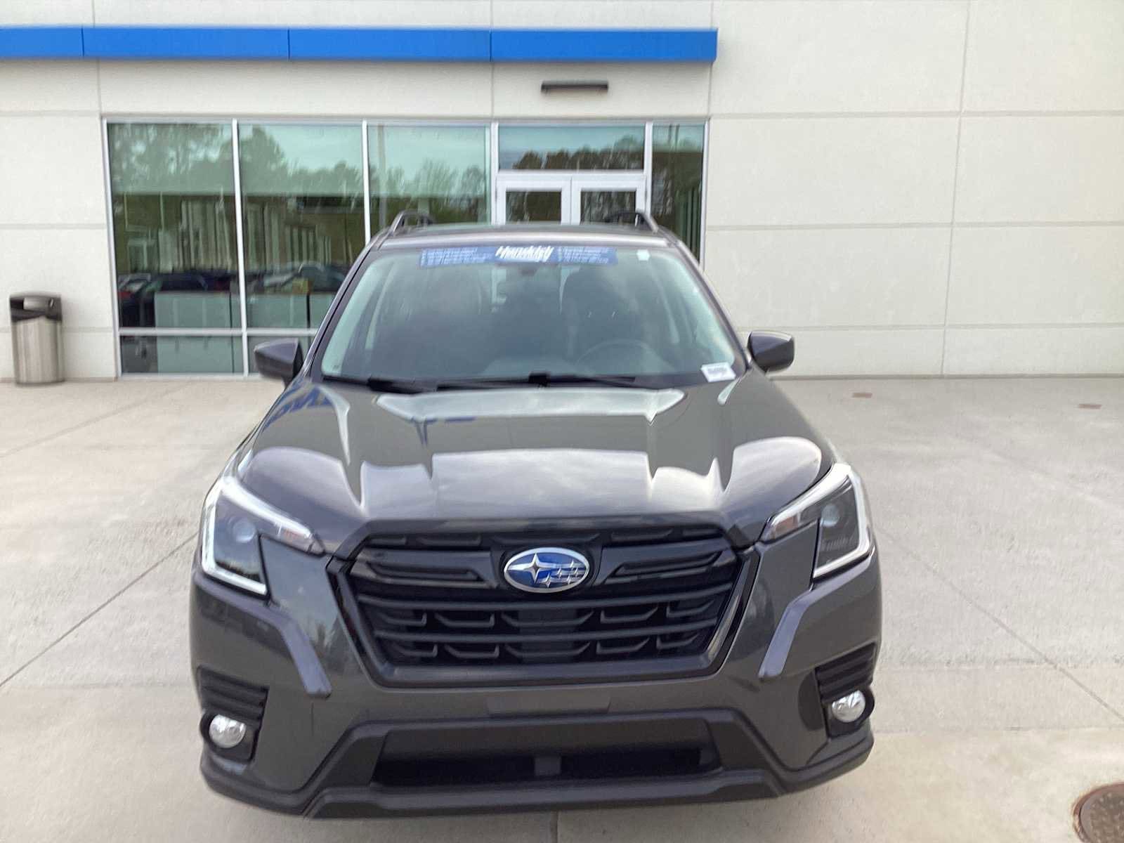 2023 Subaru Forester Premium photo 2