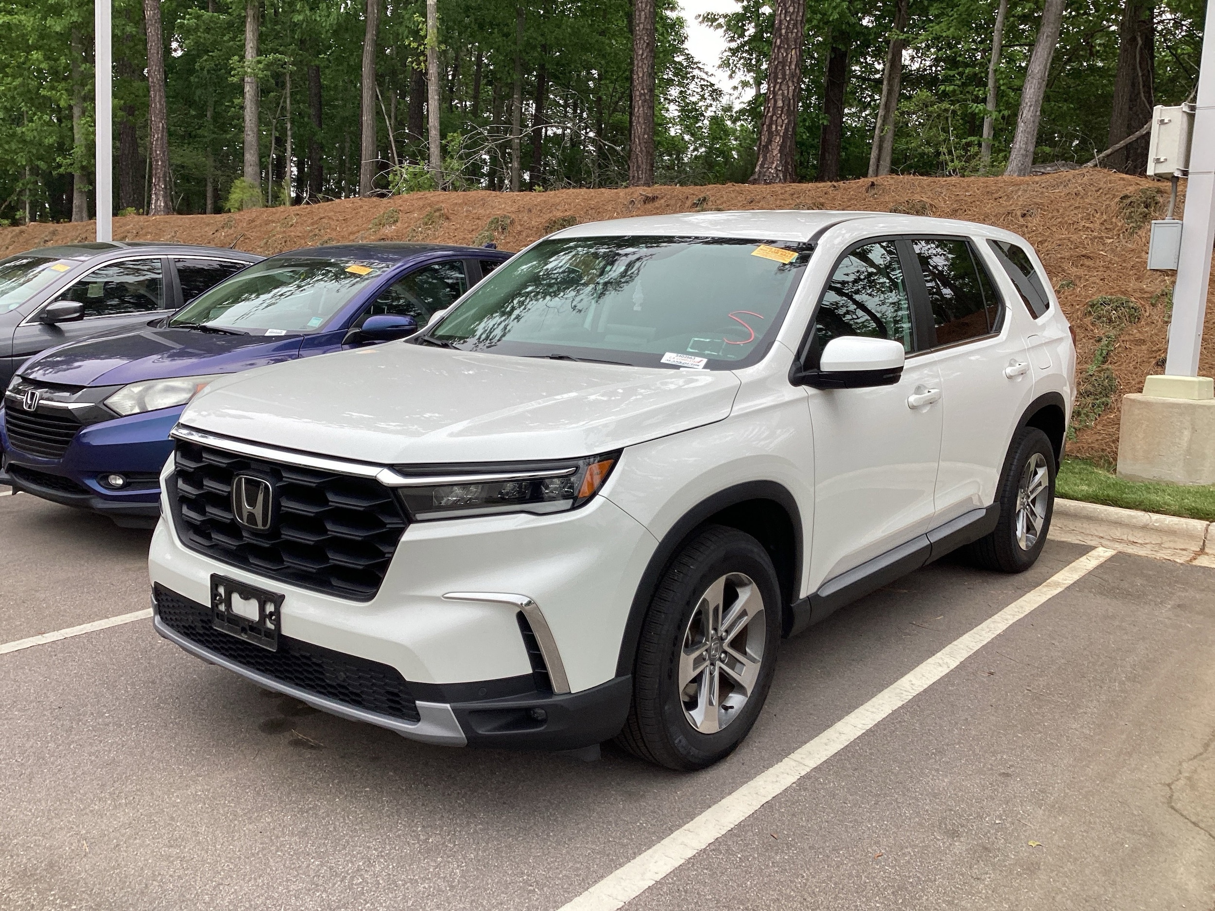 2023 Honda Pilot EX-L 7 Passenger photo 5