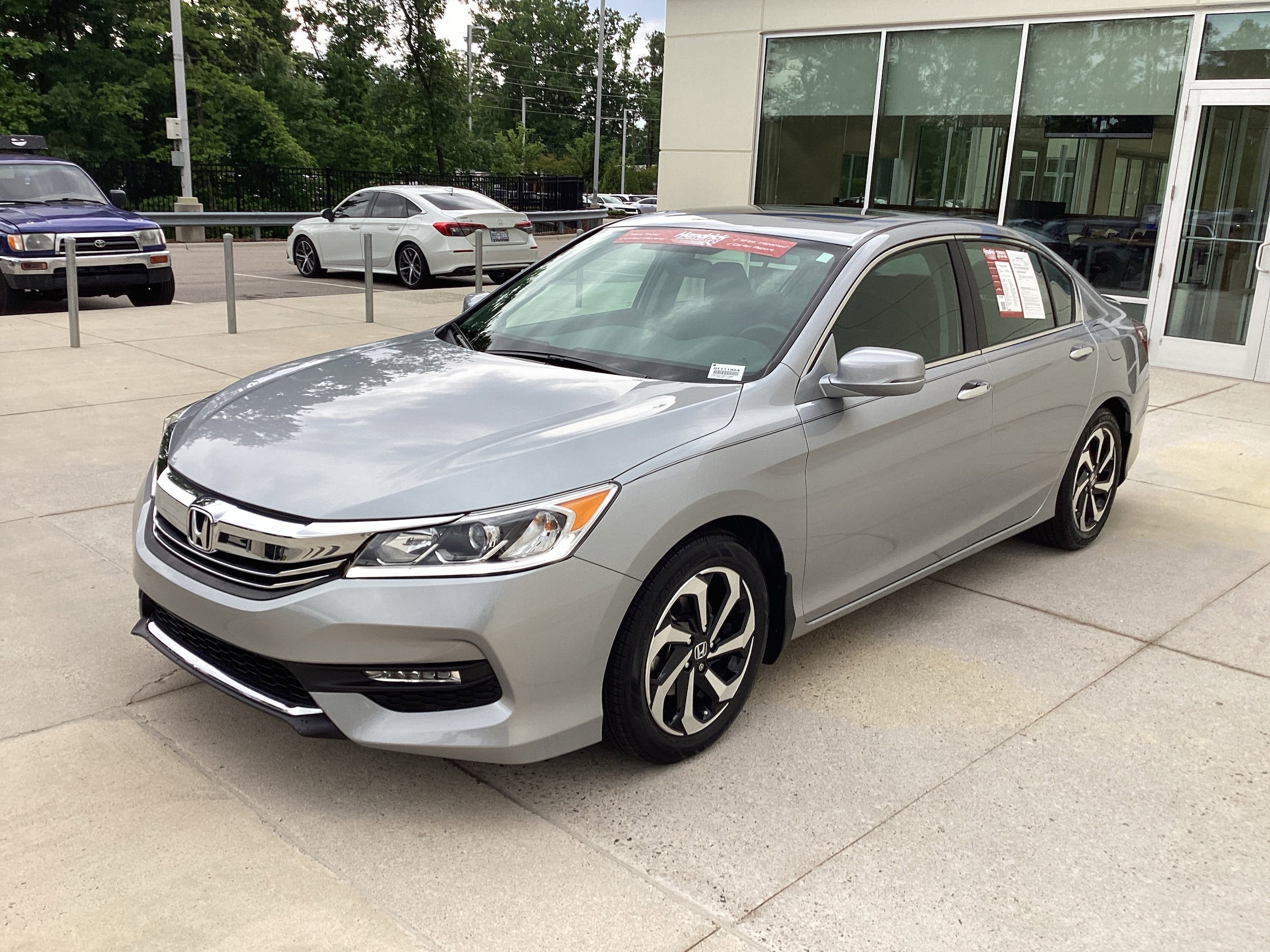 2016 Honda Accord EX photo 4
