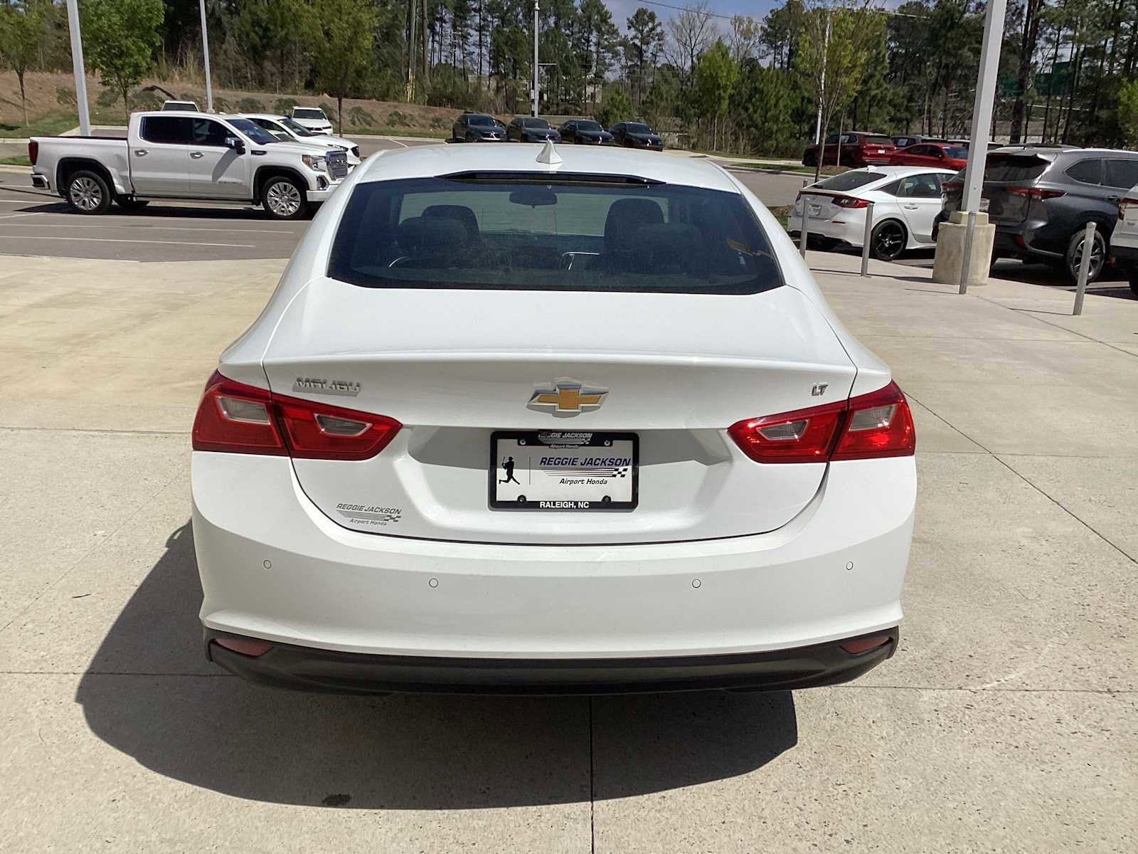 2025 Chevrolet Malibu 1LT photo 3