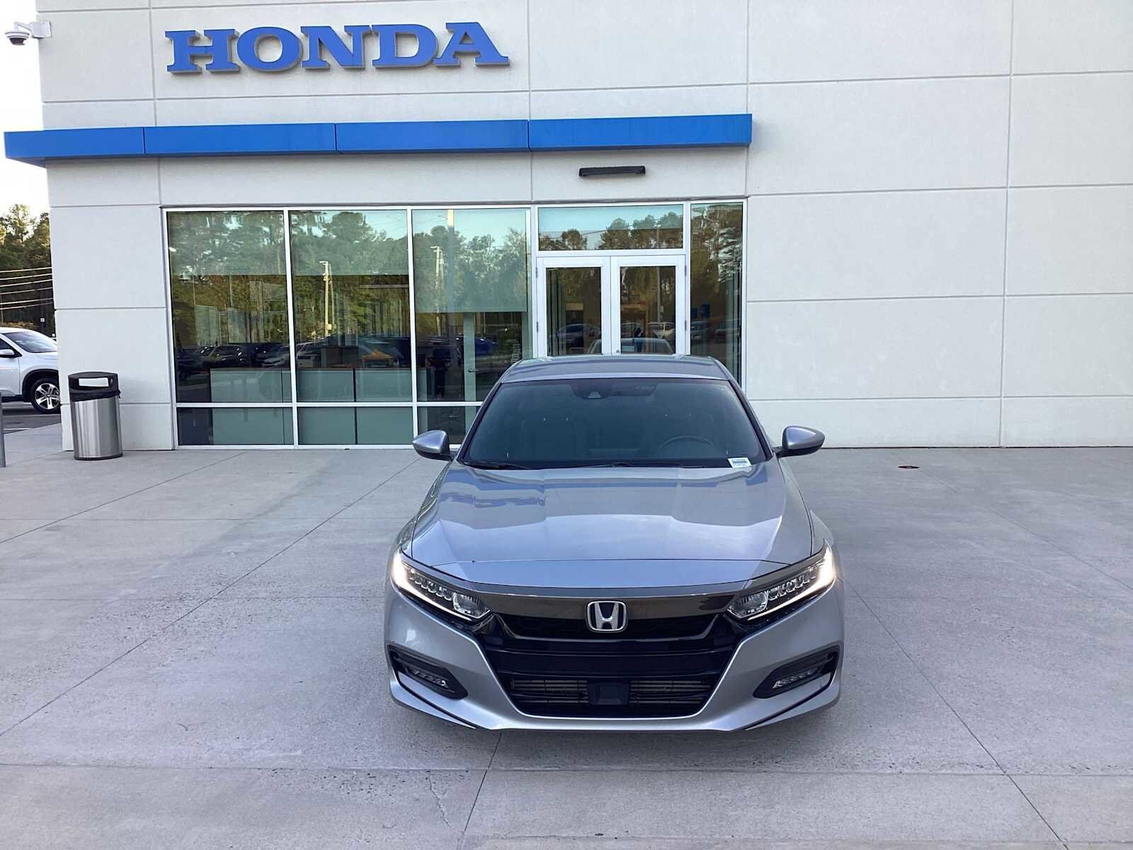 2018 Honda Accord Sport photo 2