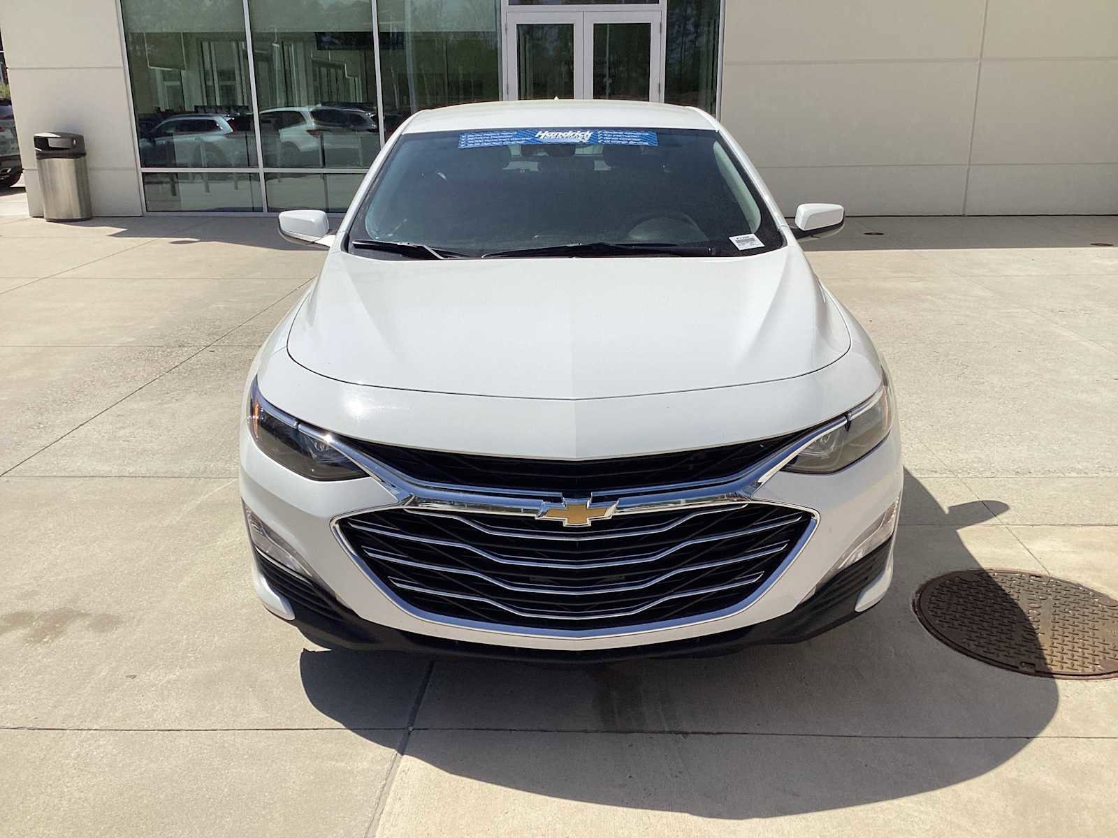 2025 Chevrolet Malibu 1LT photo 2