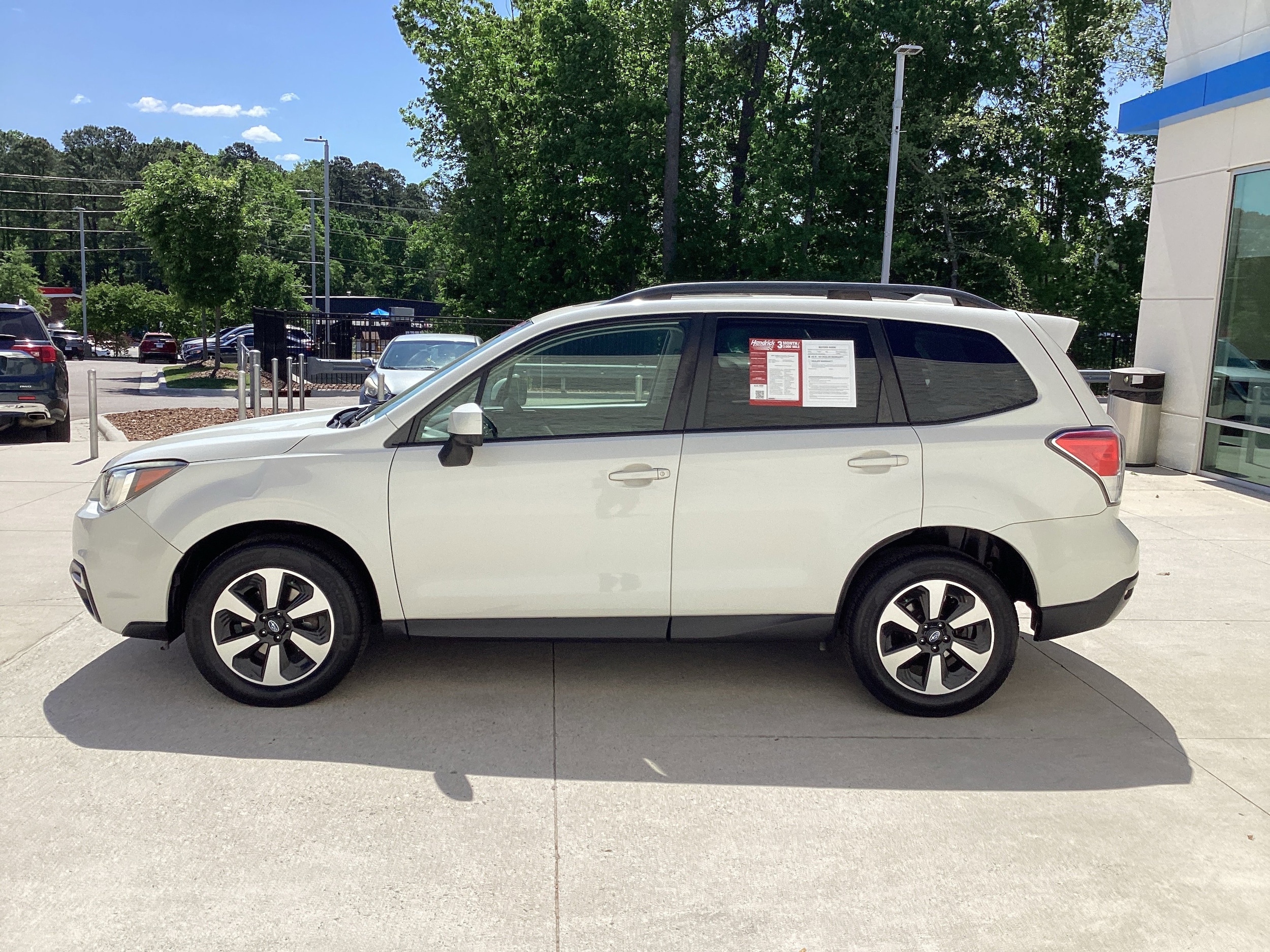 2017 Subaru Forester 2.5i Premium photo 5