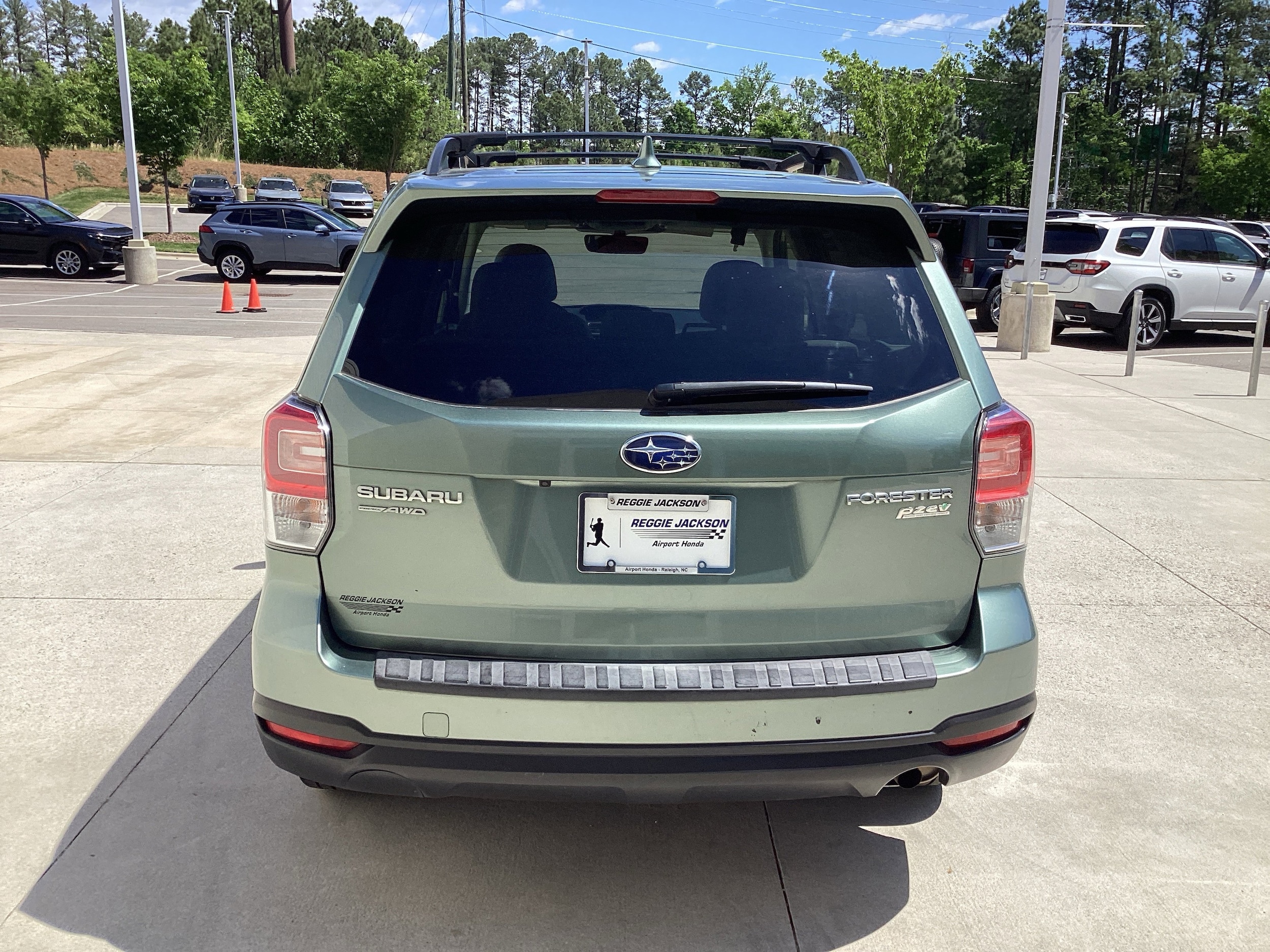 2017 Subaru Forester 2.5i Premium photo 6