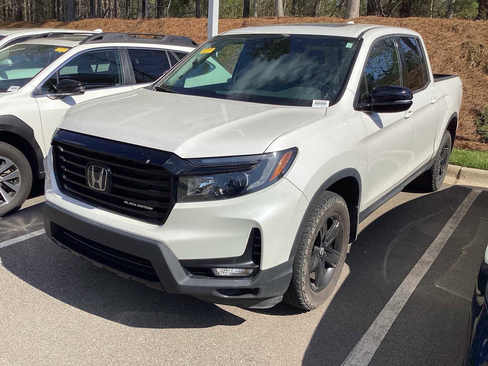 2023 Honda Ridgeline Black Edition photo 6