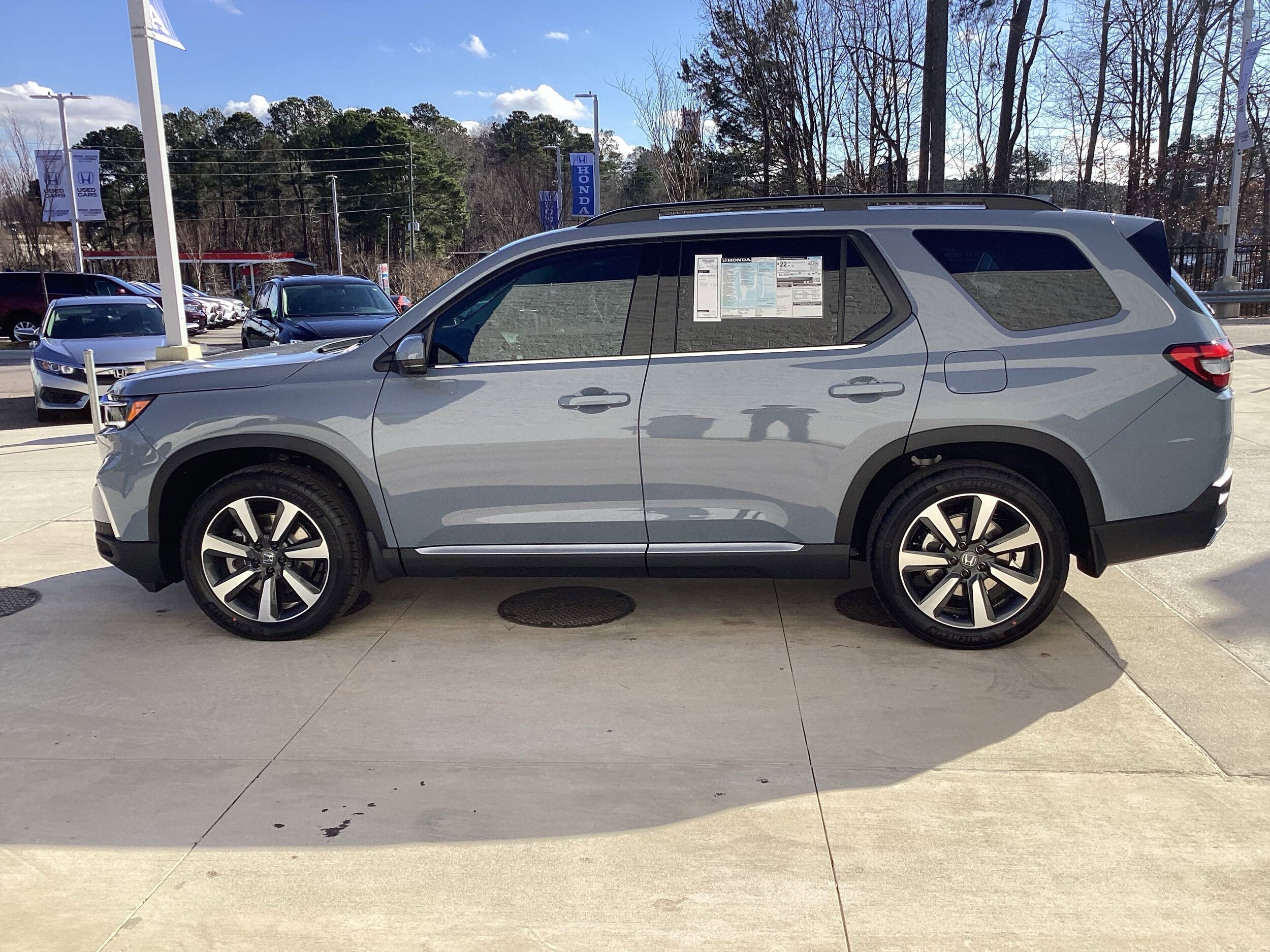 2025 Honda Pilot Touring photo 3