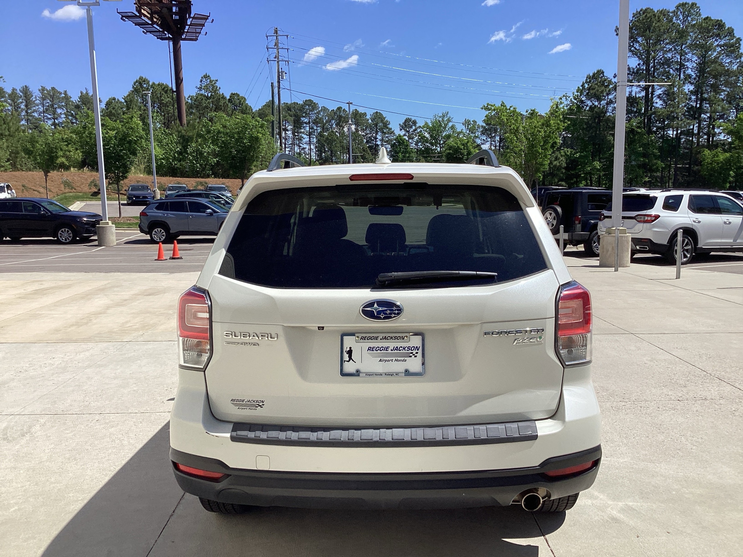 2017 Subaru Forester 2.5i Premium photo 3