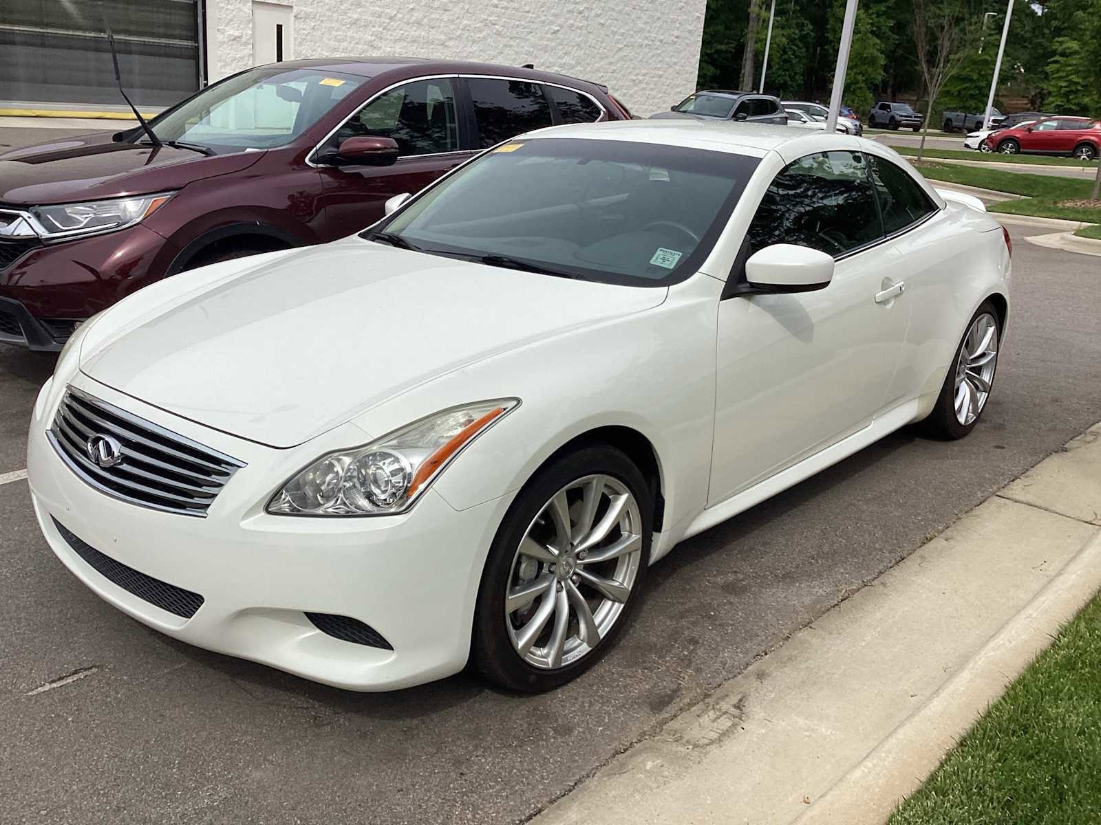 2010 INFINITI G37 Sport photo 6