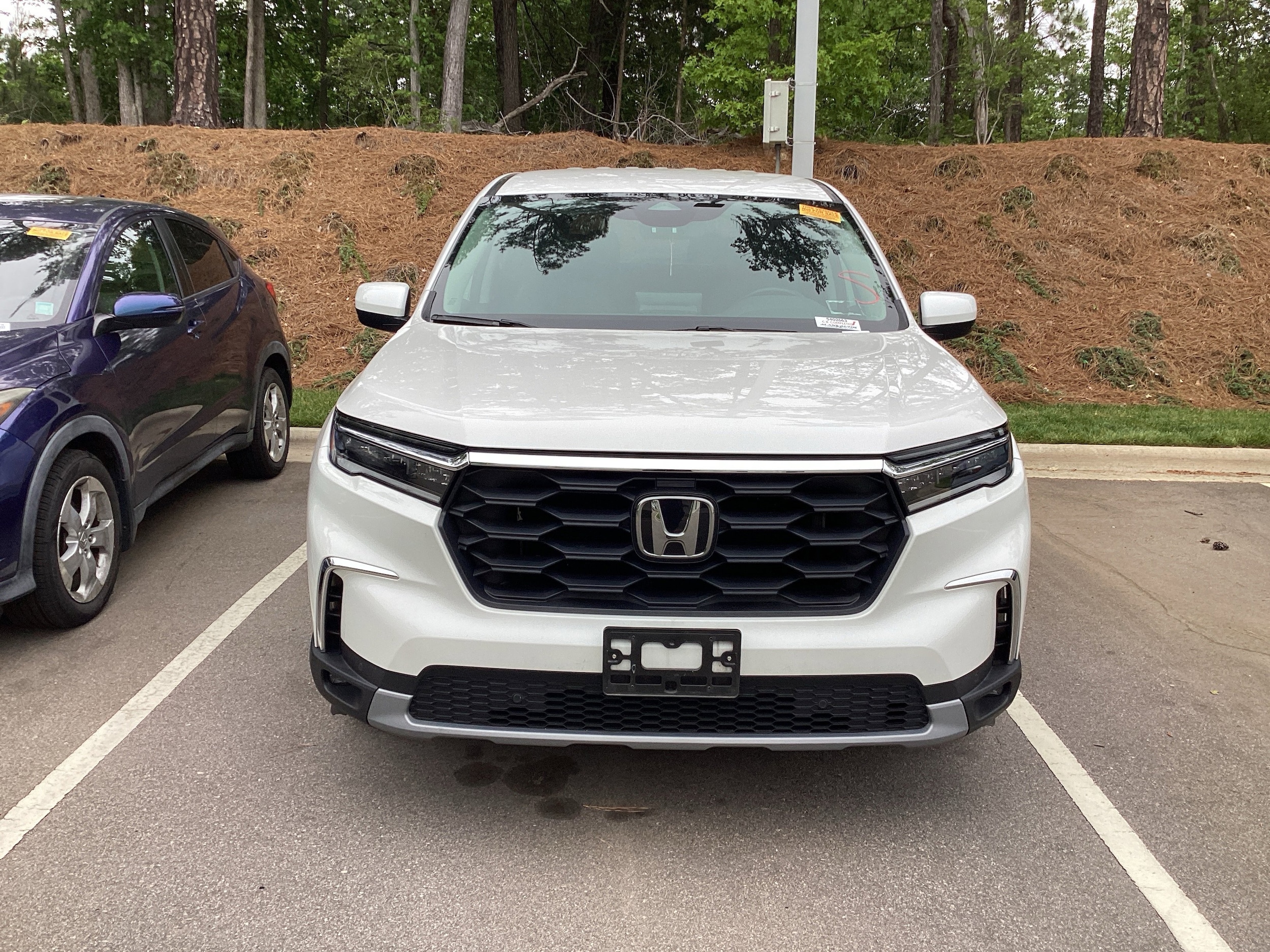 2023 Honda Pilot EX-L 7 Passenger photo 2
