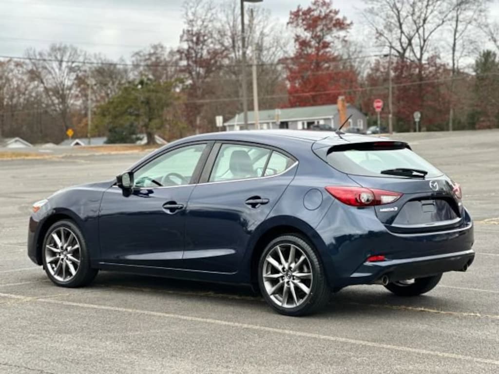 Used 2018 Mazda Mazda3 5-Door Touring Touring Auto