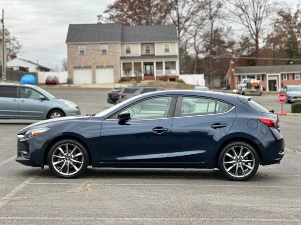 Used 2018 Mazda Mazda3 5-Door Touring Touring Auto